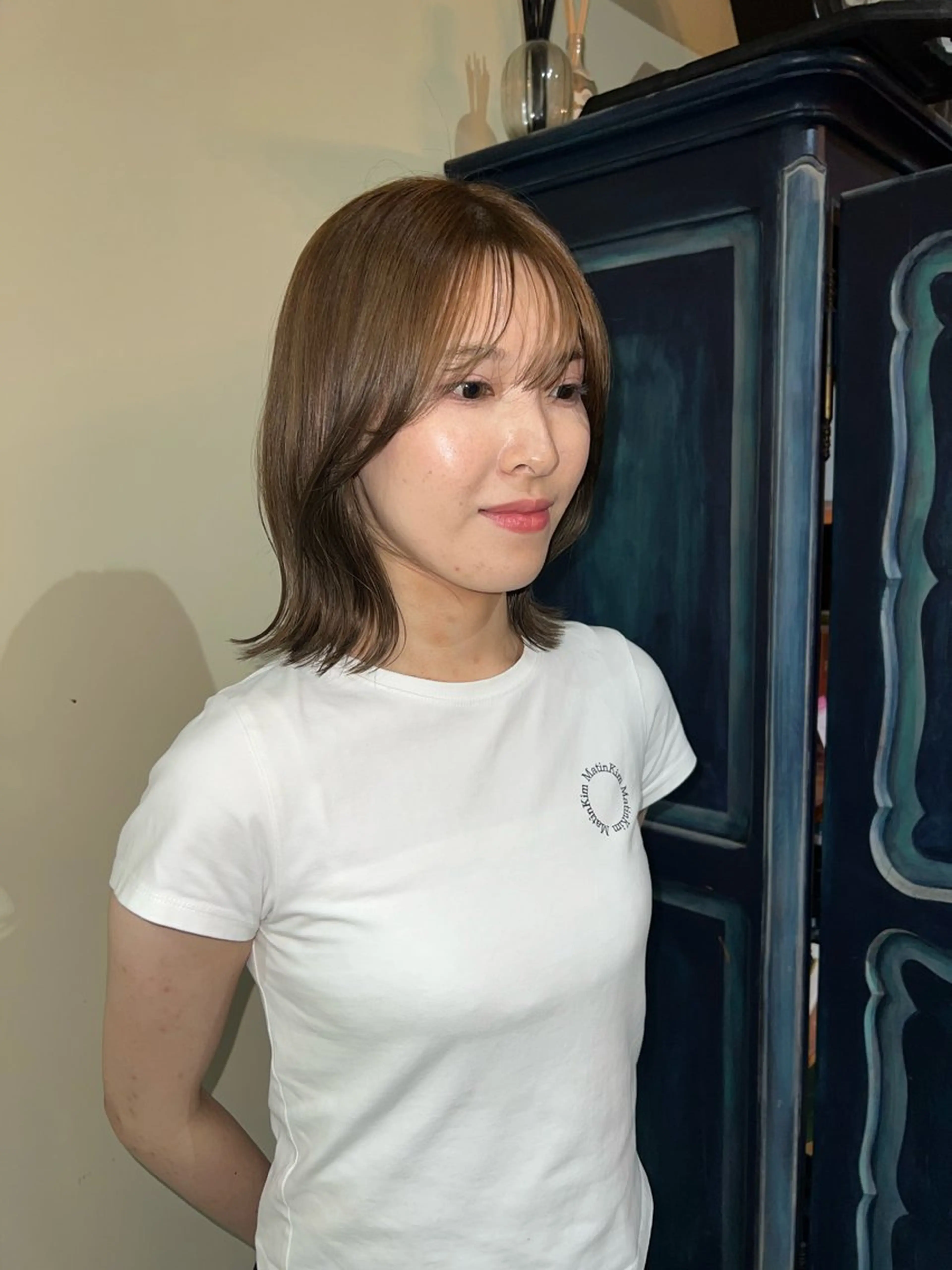 カラー ベージュカラー ブリーチ ヘアカラー トリートメント アイブロウ&マツパ カラーモデルまなみのヘアスタイル