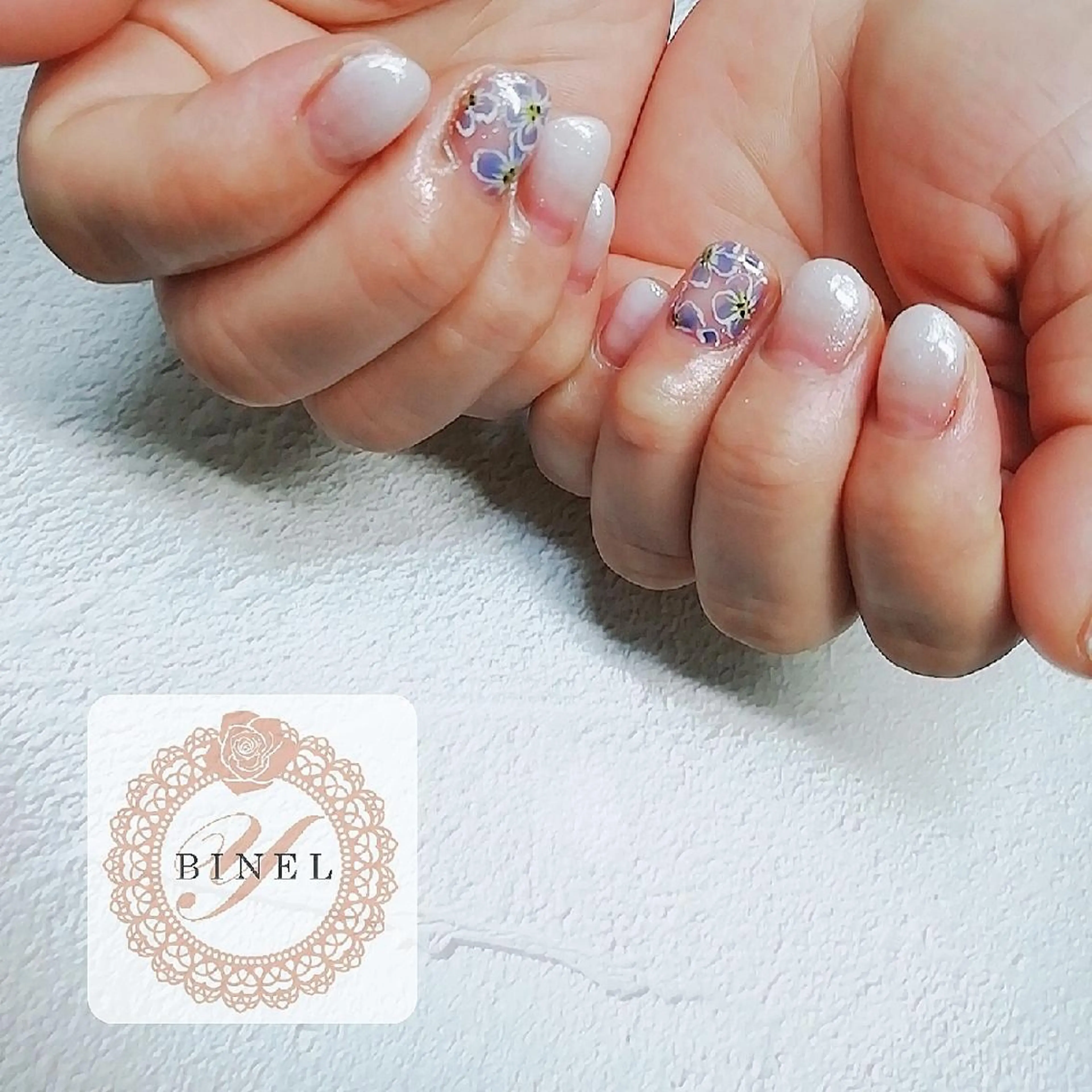 ネイル グラデーション ハンドネイル Nail Salon Y.BINELのネイルデザイン