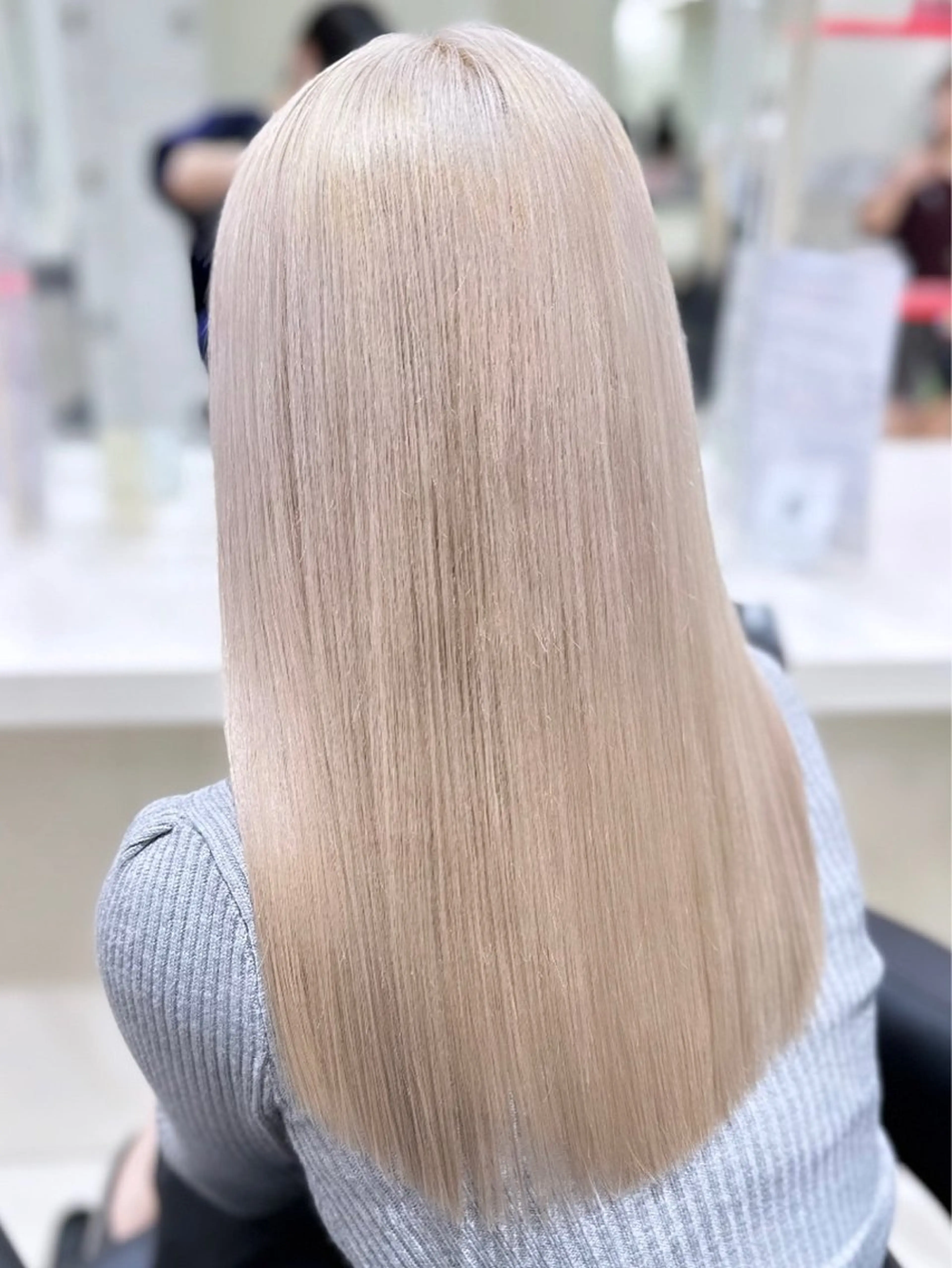 ロング カラー ヘアアレンジ カット ヘアカラー トリートメント 艶カラー/ハイトーン /レイヤーカットのヘアスタイル