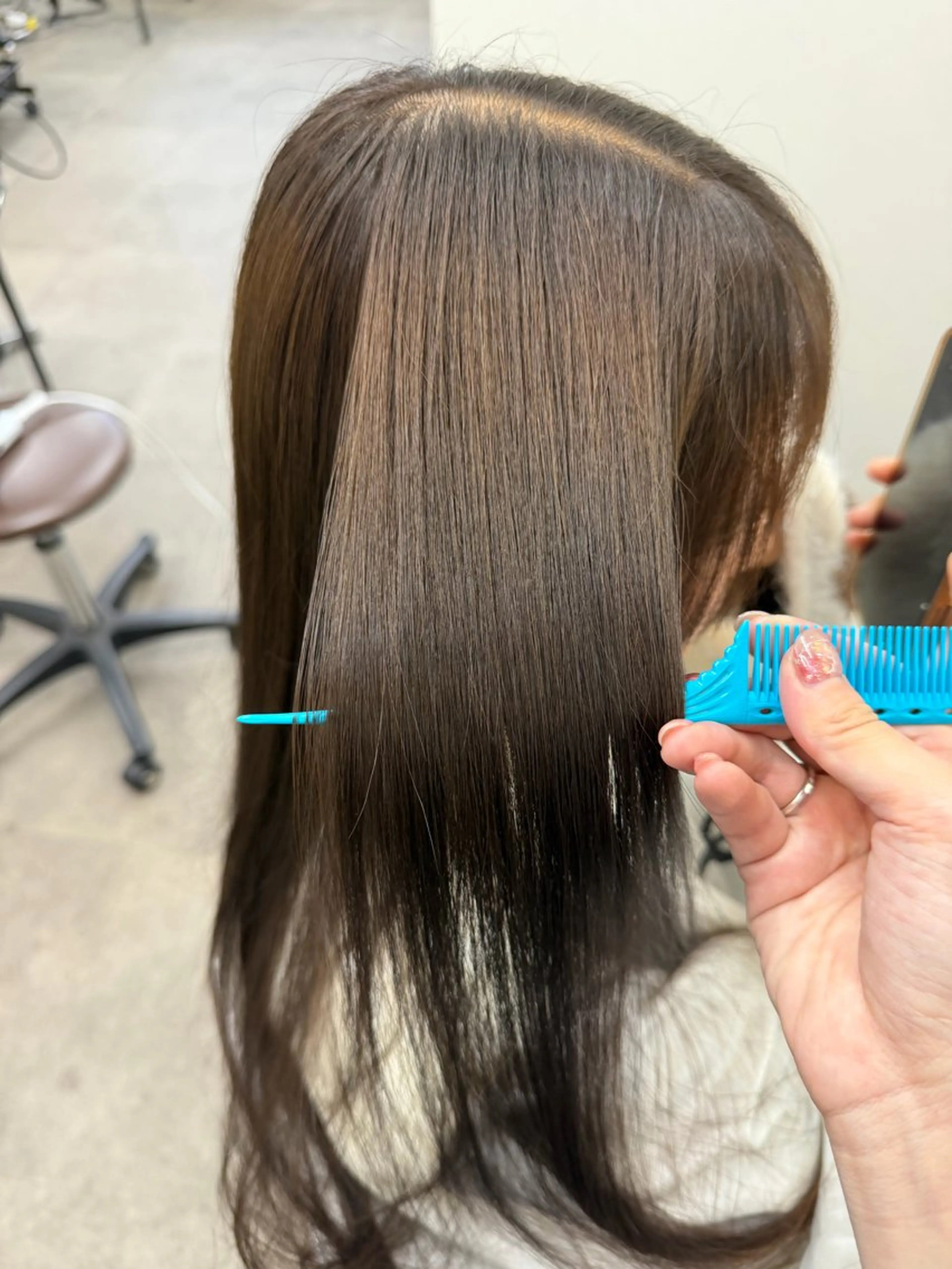 ロング カラー グレージュ ヘアカラー 近藤 愛理のヘアスタイル