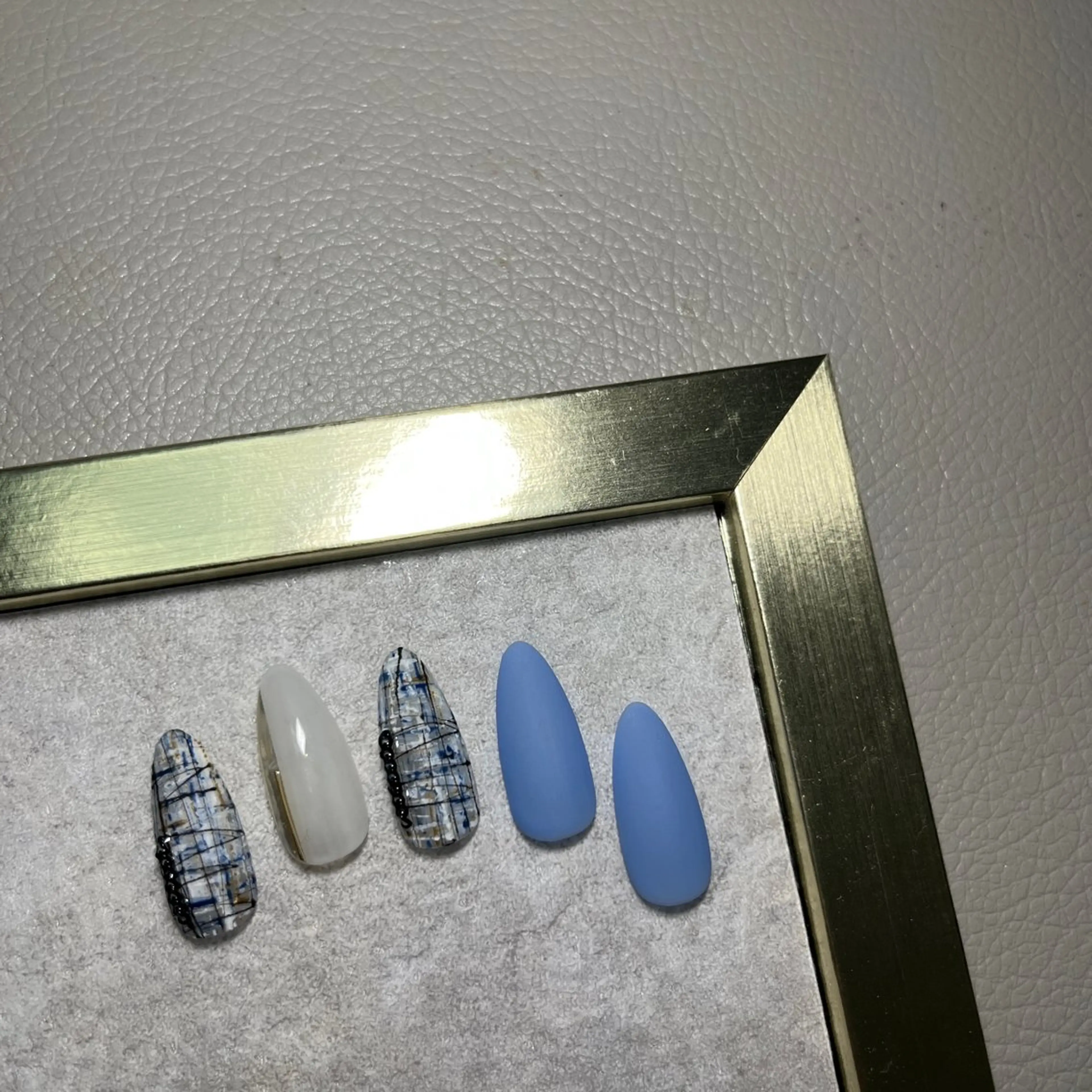 ネイル ツイードネイル 城東区ネイルサロン carpediemのネイルデザイン