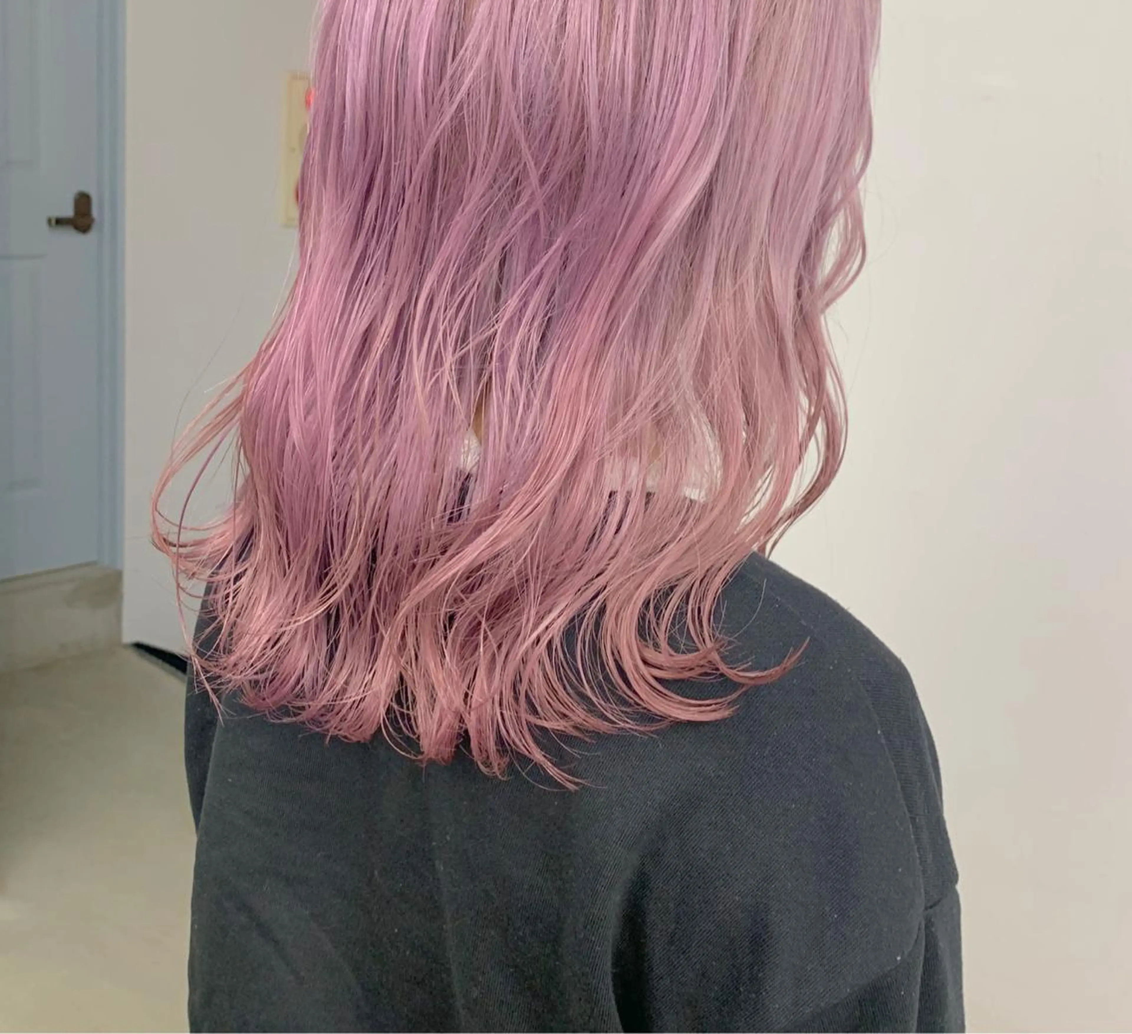 セミロング カラー leben serikaのヘアスタイル