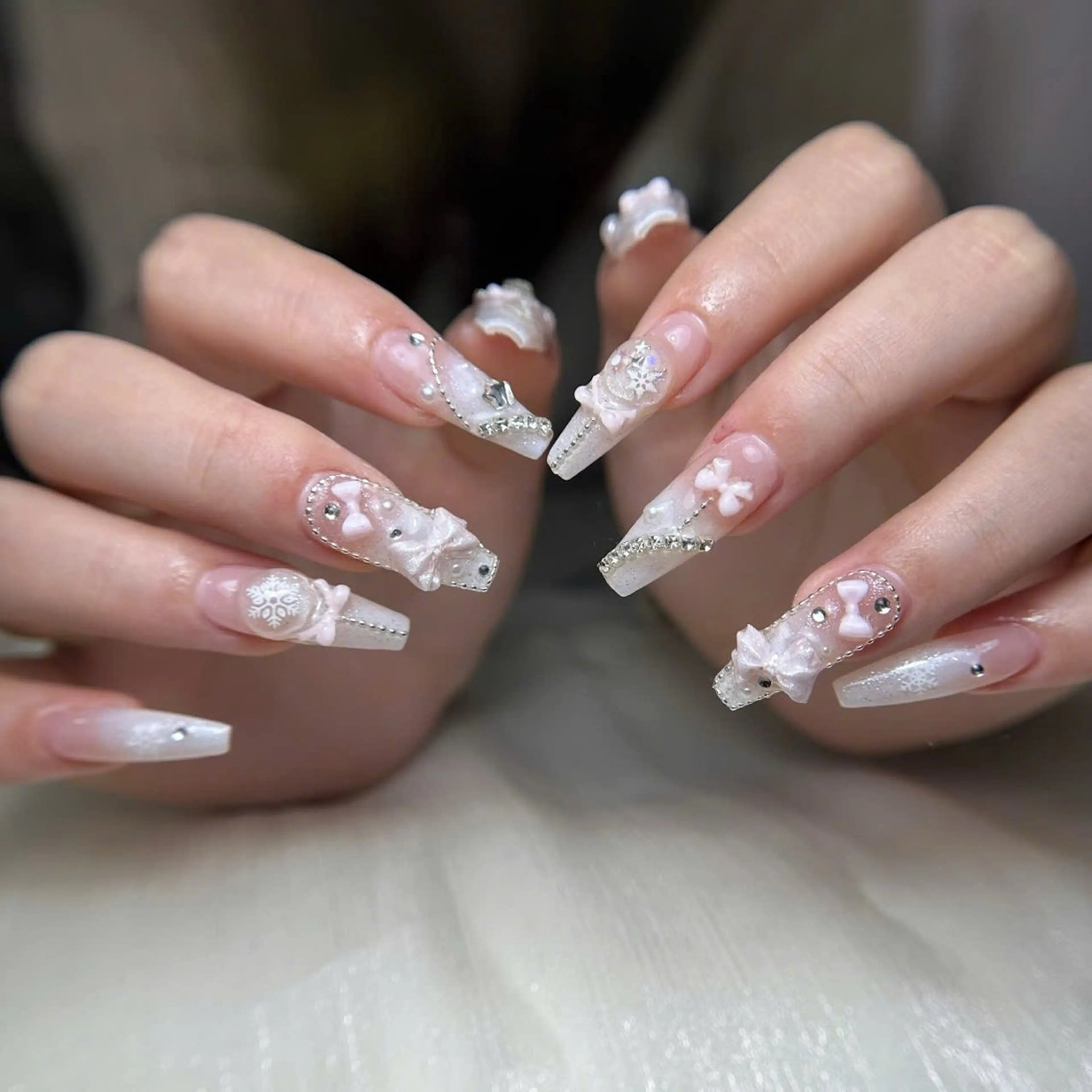 ネイル オーロラネイル 長さ出し フラッシュネイル フレンチネイル ジェルネイル Michi Nail Staffのネイルデザイン