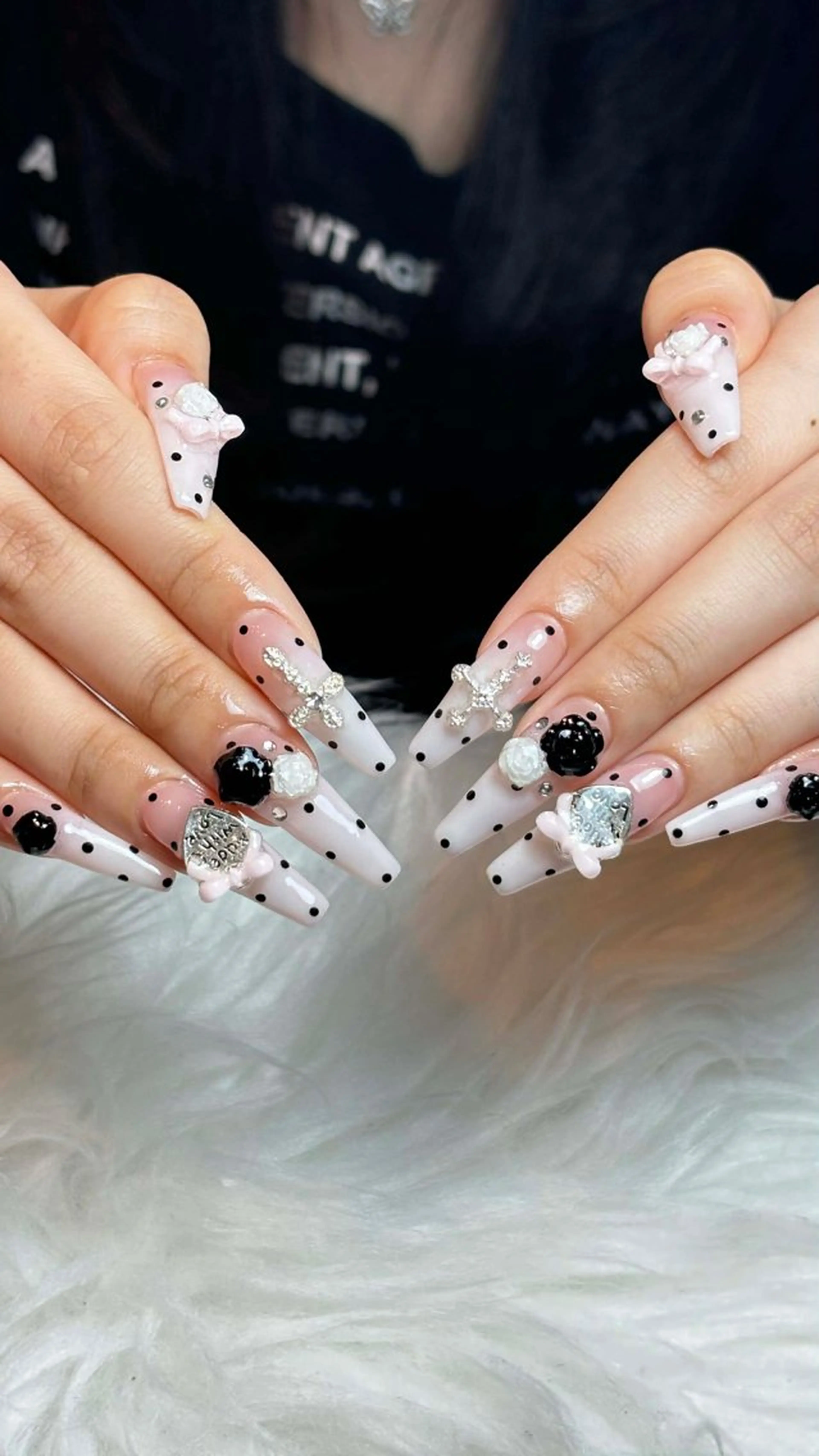 ネイル フレンチネイル ジェルネイル キラキラネイル 韓国ネイル マグネットネイル ハンドネイル Julli NailStudioのネイルデザイン