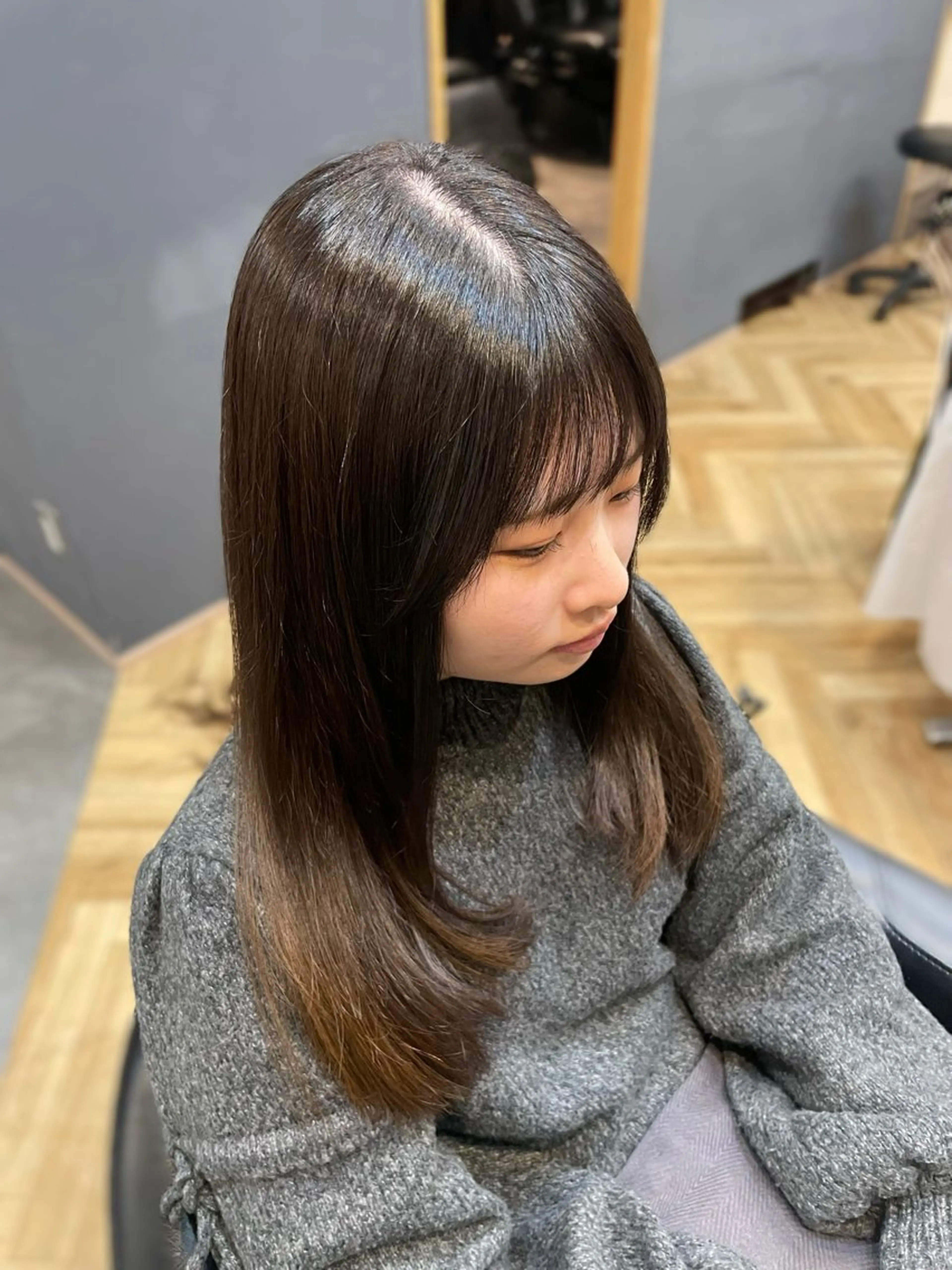 ロング レイヤーカット 鎌取/透明感カラー /ボブ/顔まわりのヘアスタイル