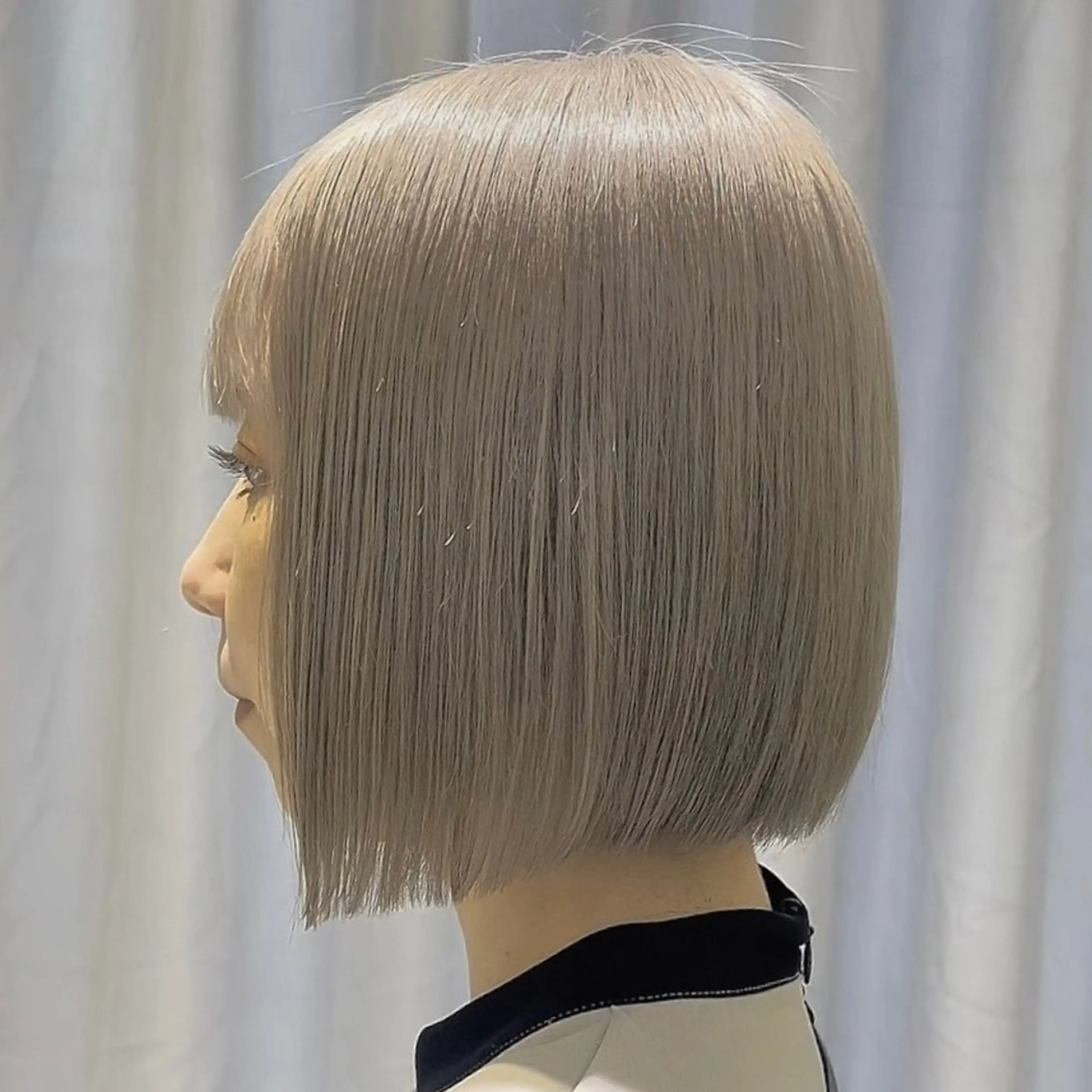 ショート カラー ベージュカラー ブリーチ ハイトーンカラー ミルクティーベージュ 💖ブリーチ/暖色 𝐘𝐮𝐢💖のヘアスタイル