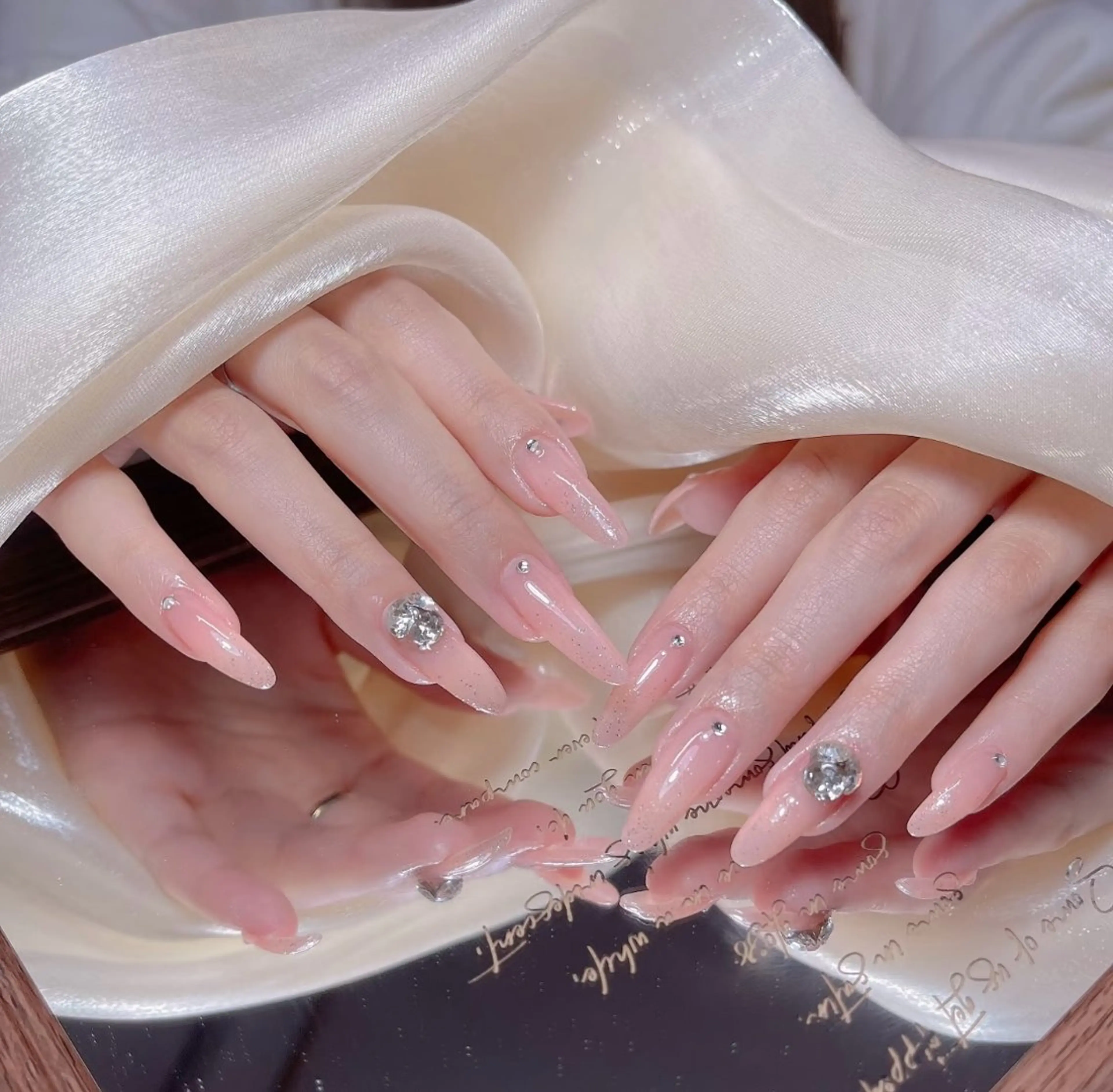 ネイル アートネイル べっ甲ネイル チークネイル 長さ出し フラッシュネイル ハンドネイル ハンドケア For you. Nail Salonのネイルデザイン
