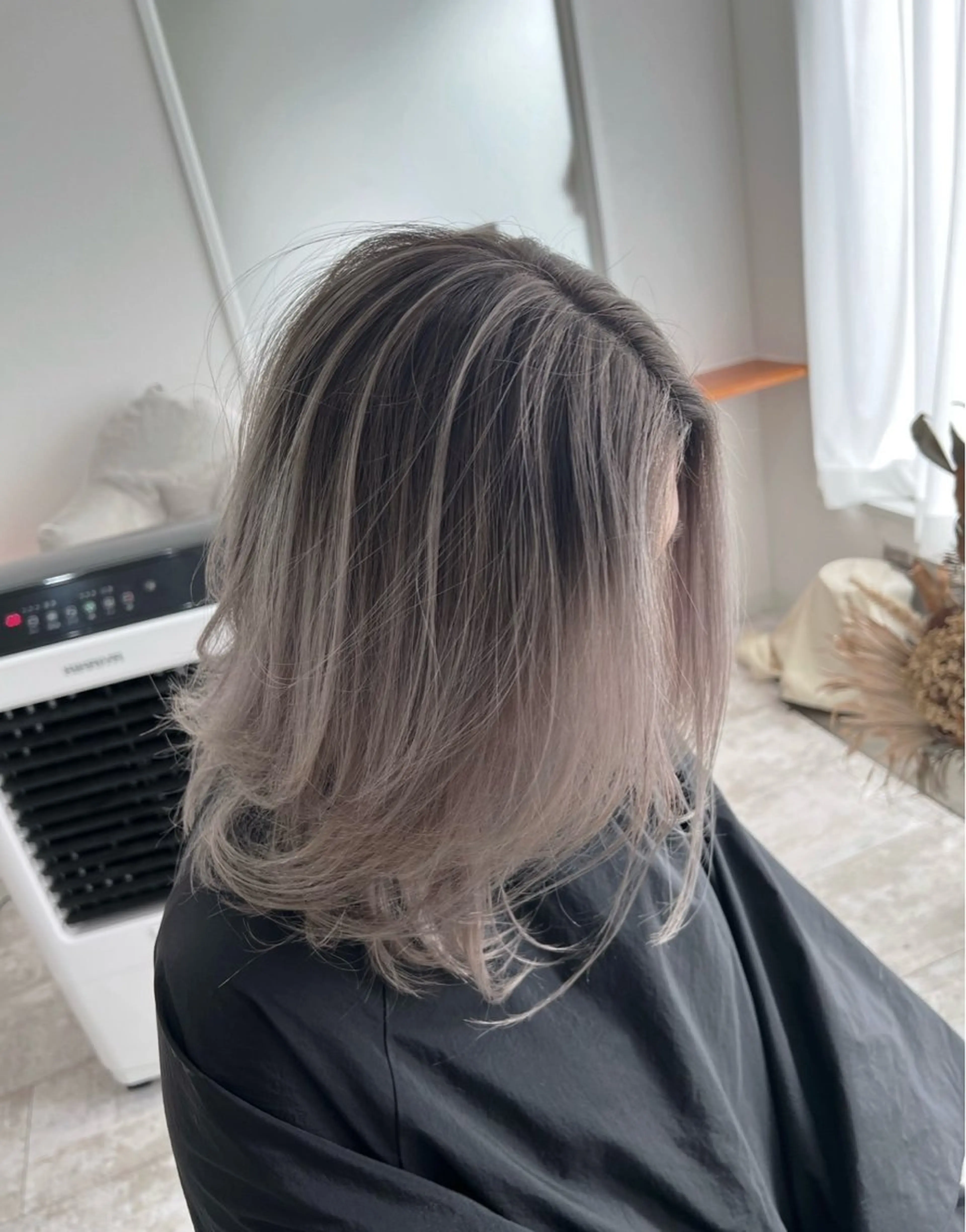 ミディアム カラー バレイヤージュ グレージュ レイヤーカット ヘアカラー トリートメント 指名数No.1 /NAOYAのヘアスタイル