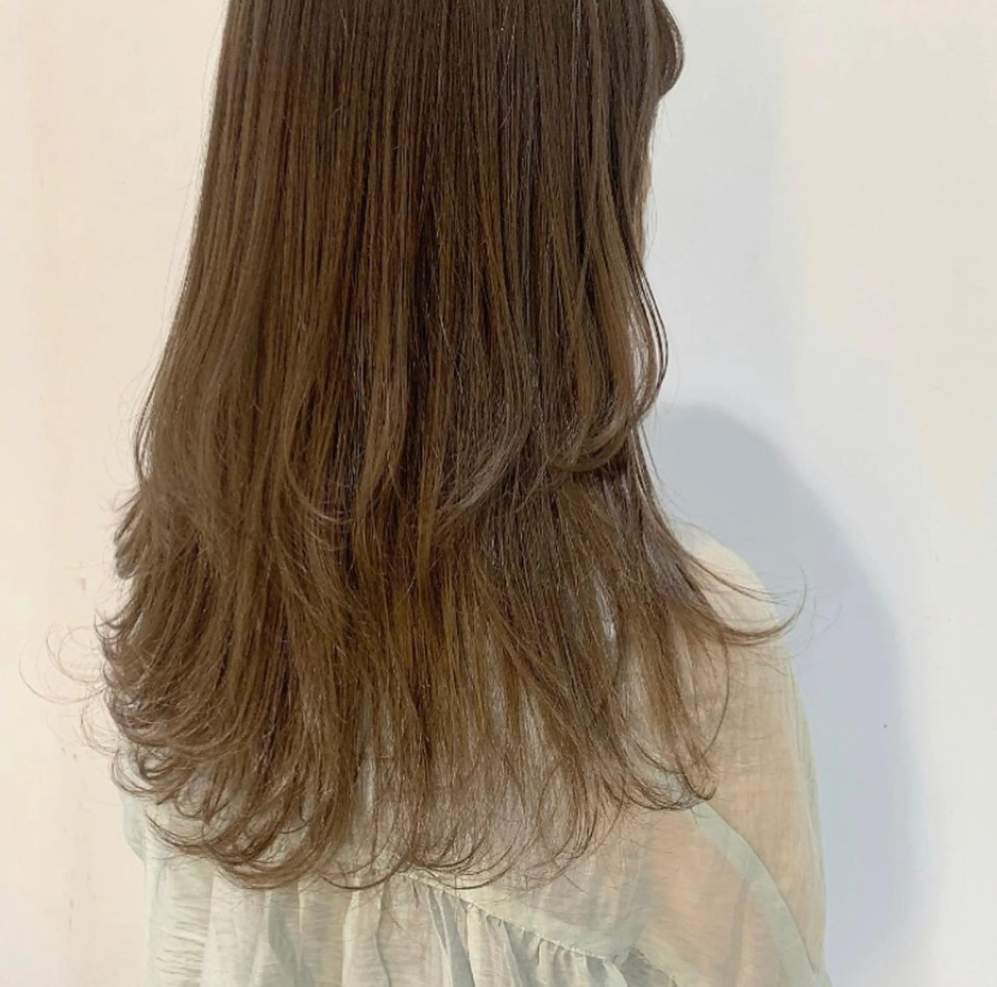 カラー 山口 莉奈のヘアスタイル