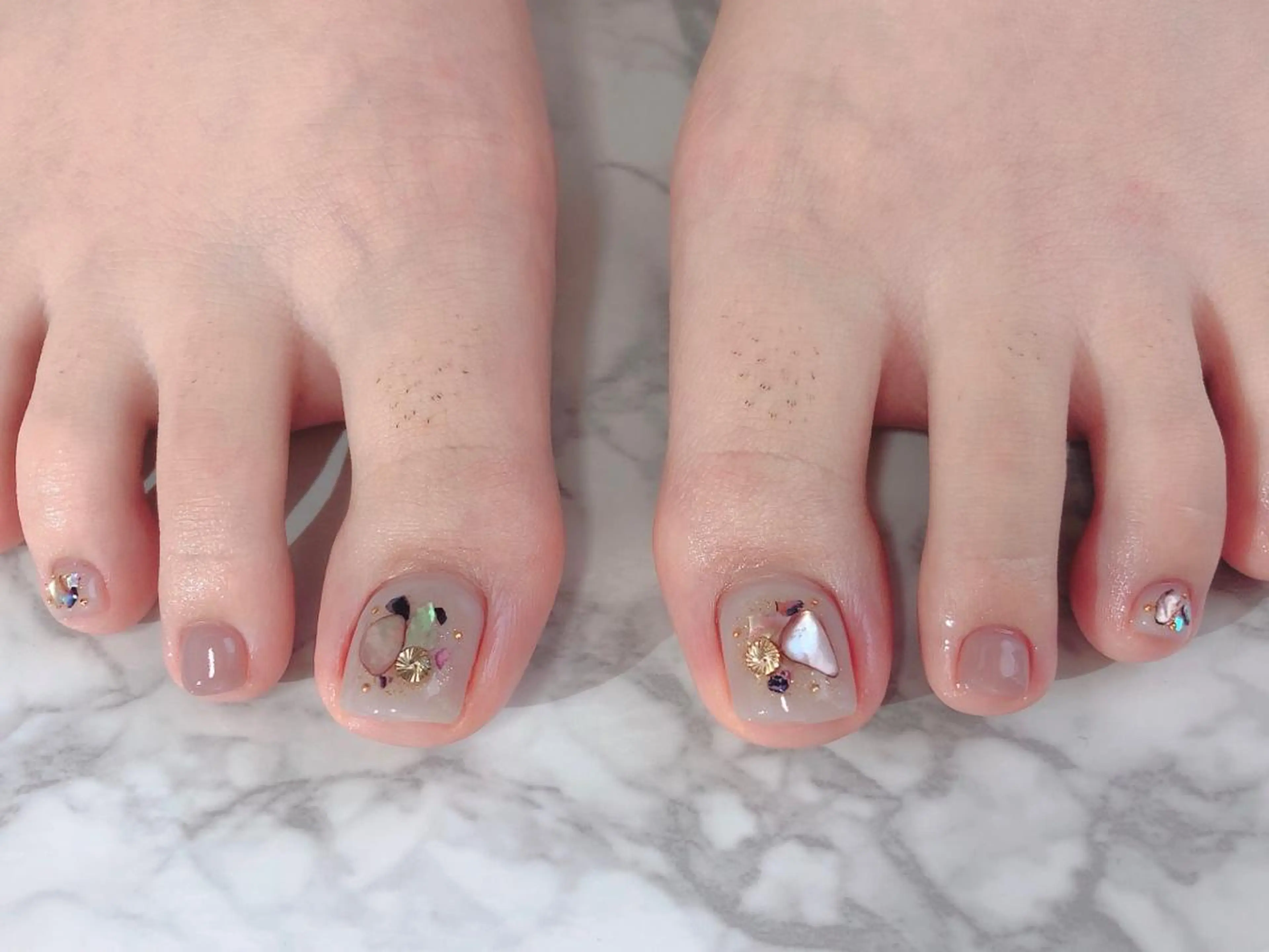 ネイル フットネイル Regaro i.sのネイルデザイン