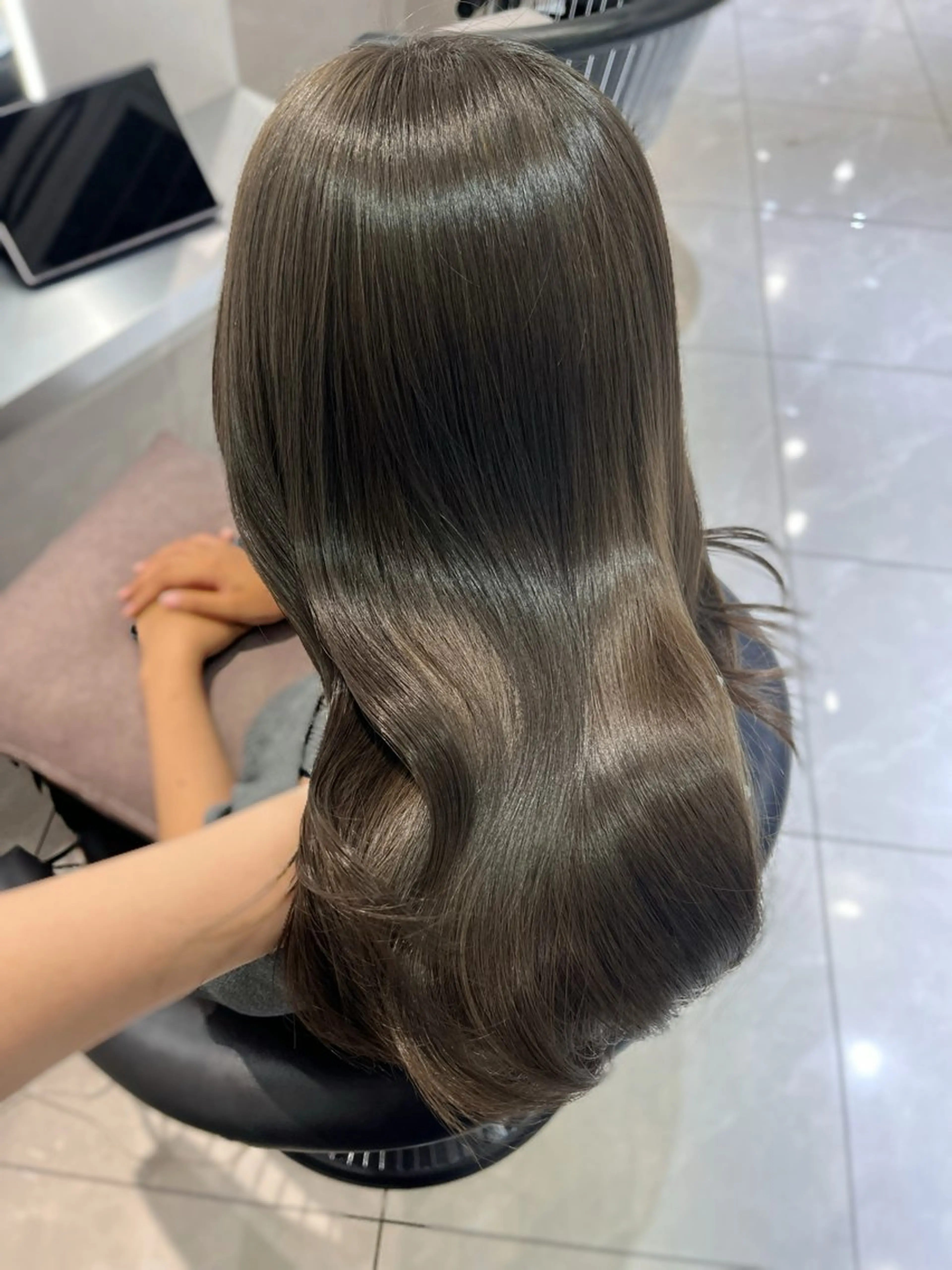 ミディアム カラー ブリーチ グレージュ シアーグレージュ ヘアカラー トリートメント 韓国レイヤー×モテ髪 /MITSUKI🤍のヘアスタイル