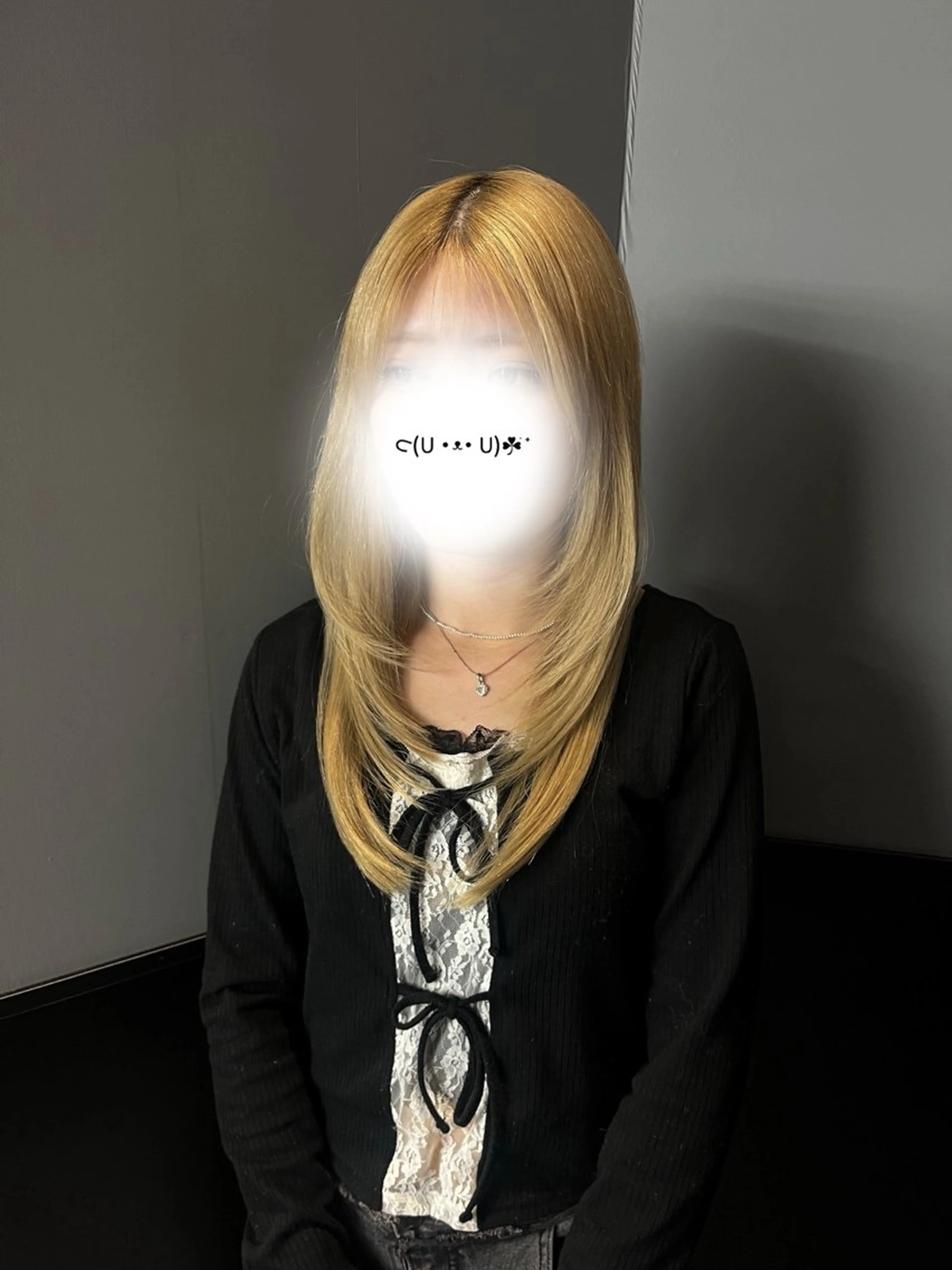 セミロング カット ハッシュカット/ ハイトーン☻miyuのヘアスタイル