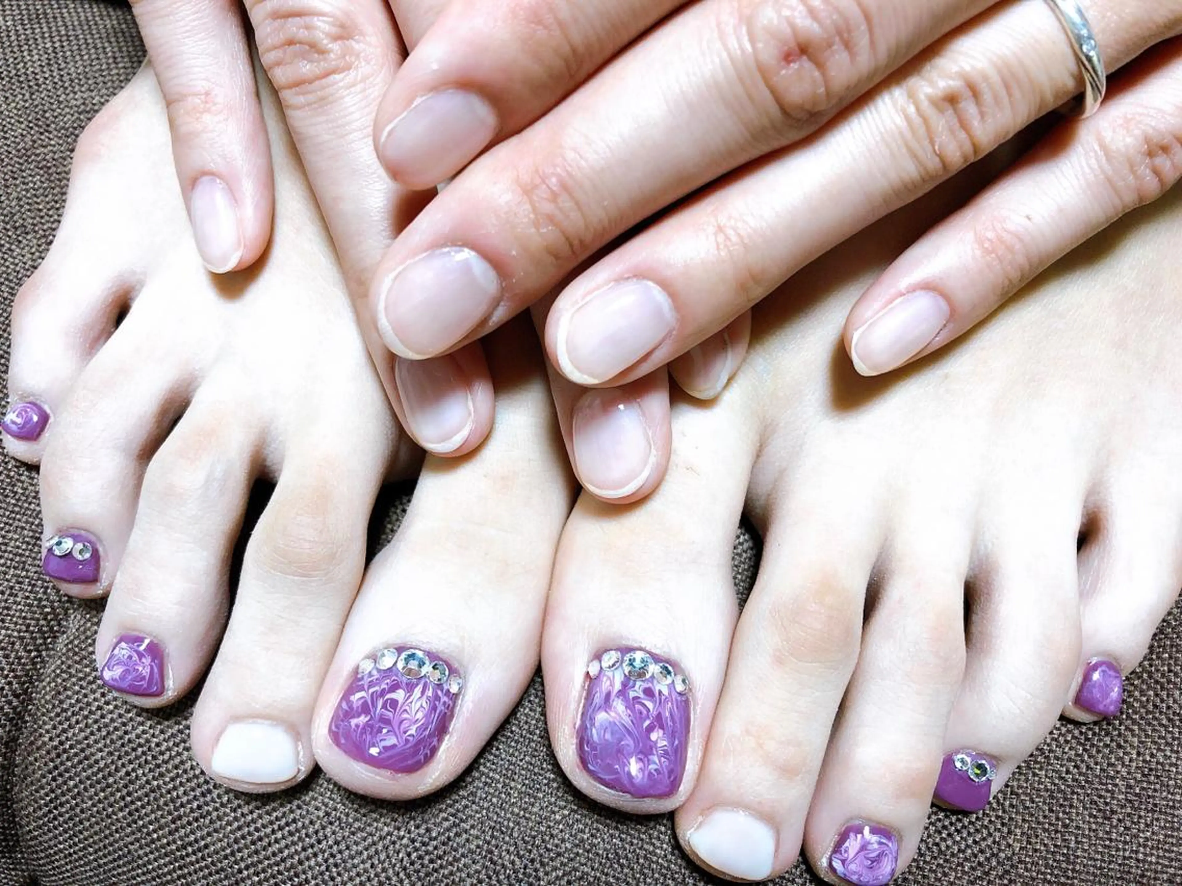 ネイル クリアネイル フットネイル 大理石ネイル(マーブル) ホワイト ハンドネイル フットネイル ネイル･脱毛サロン HARRYSのエステ・リラクイメージ