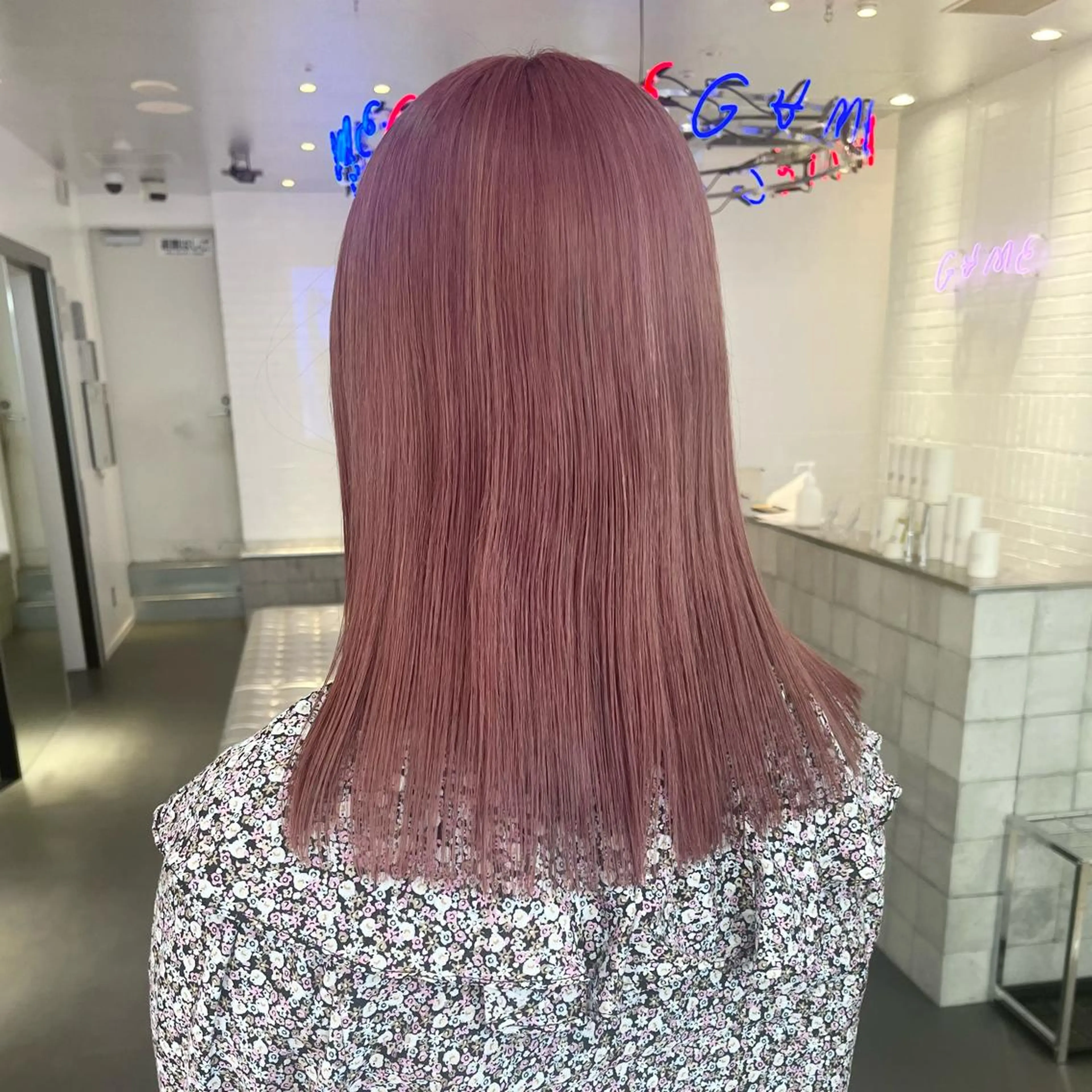 セミロング カラー ヘアアレンジ ベージュカラー ブリーチ ブラウンカラー ケアブリーチ ラベンダーカラー レイヤー×グレージュ /ピンク🩷mioのヘアスタイル