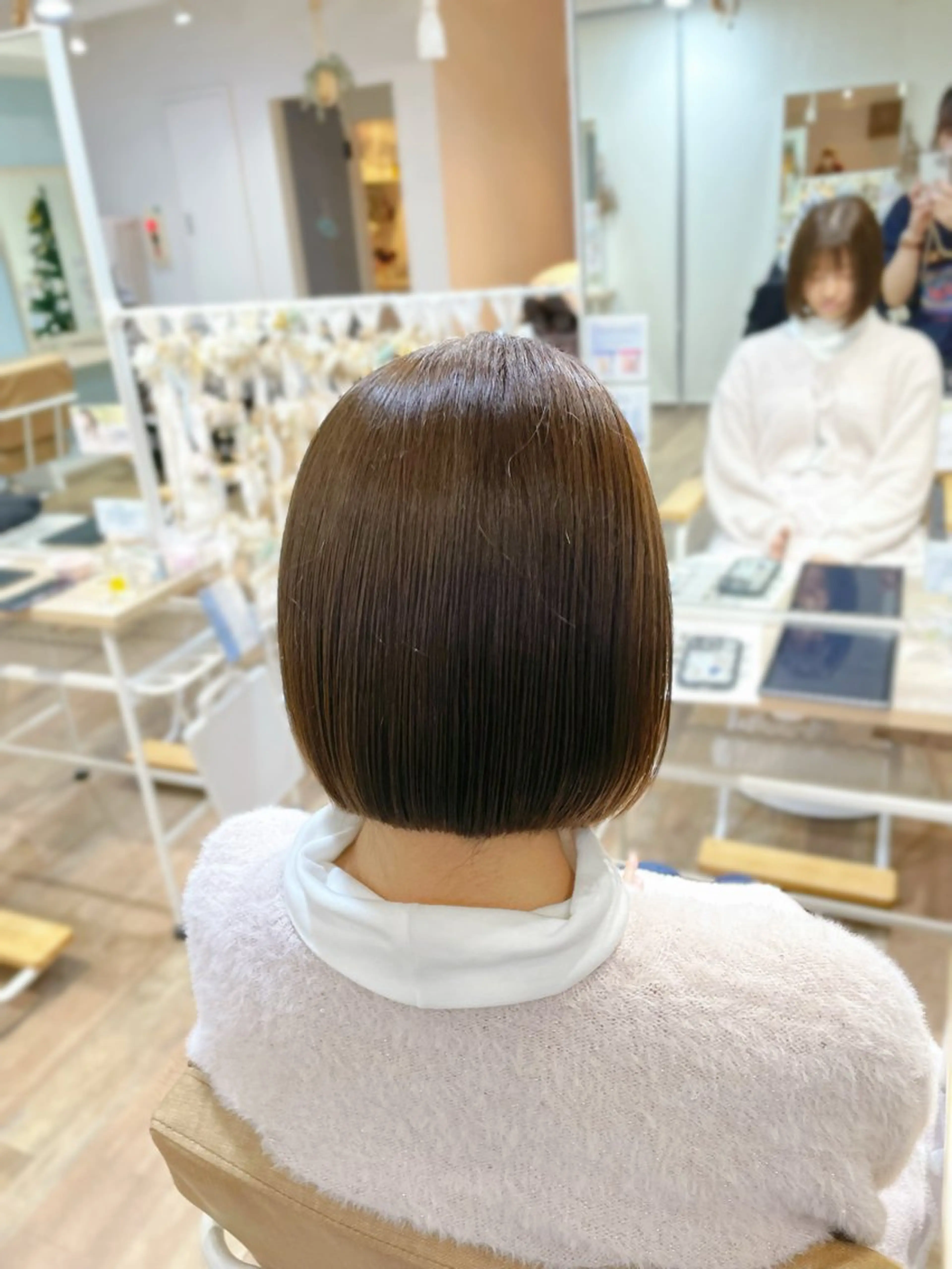 ミディアム カット ヘアカラー トリートメント ピンク・ラベンダー/ レイヤー/NANAのヘアスタイル