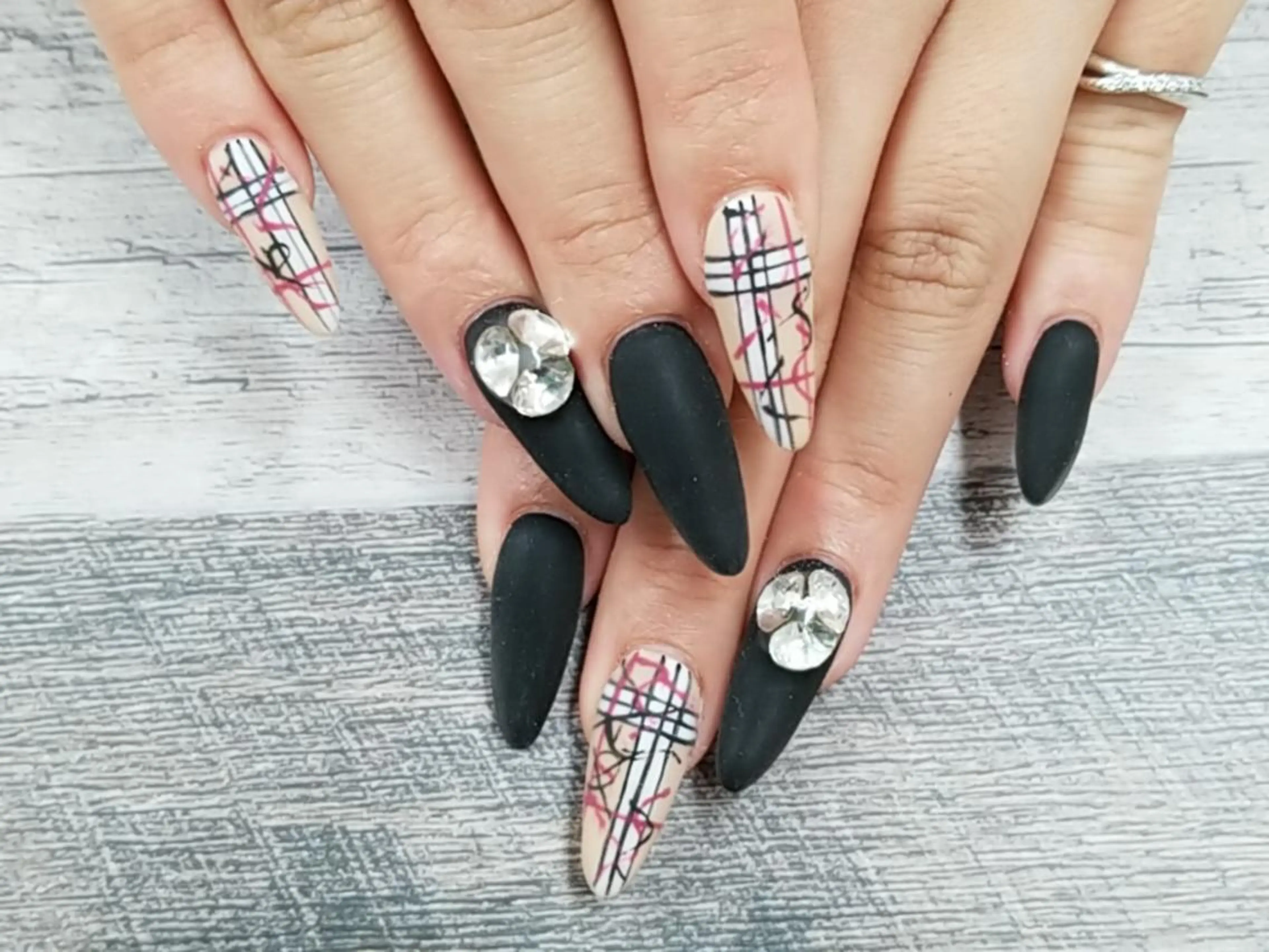 ネイル アートネイル ジェルネイル マグネットネイル 持ち込み ニュアンスネイル 河野ちえ (雑誌掲載サロン)のネイルデザイン