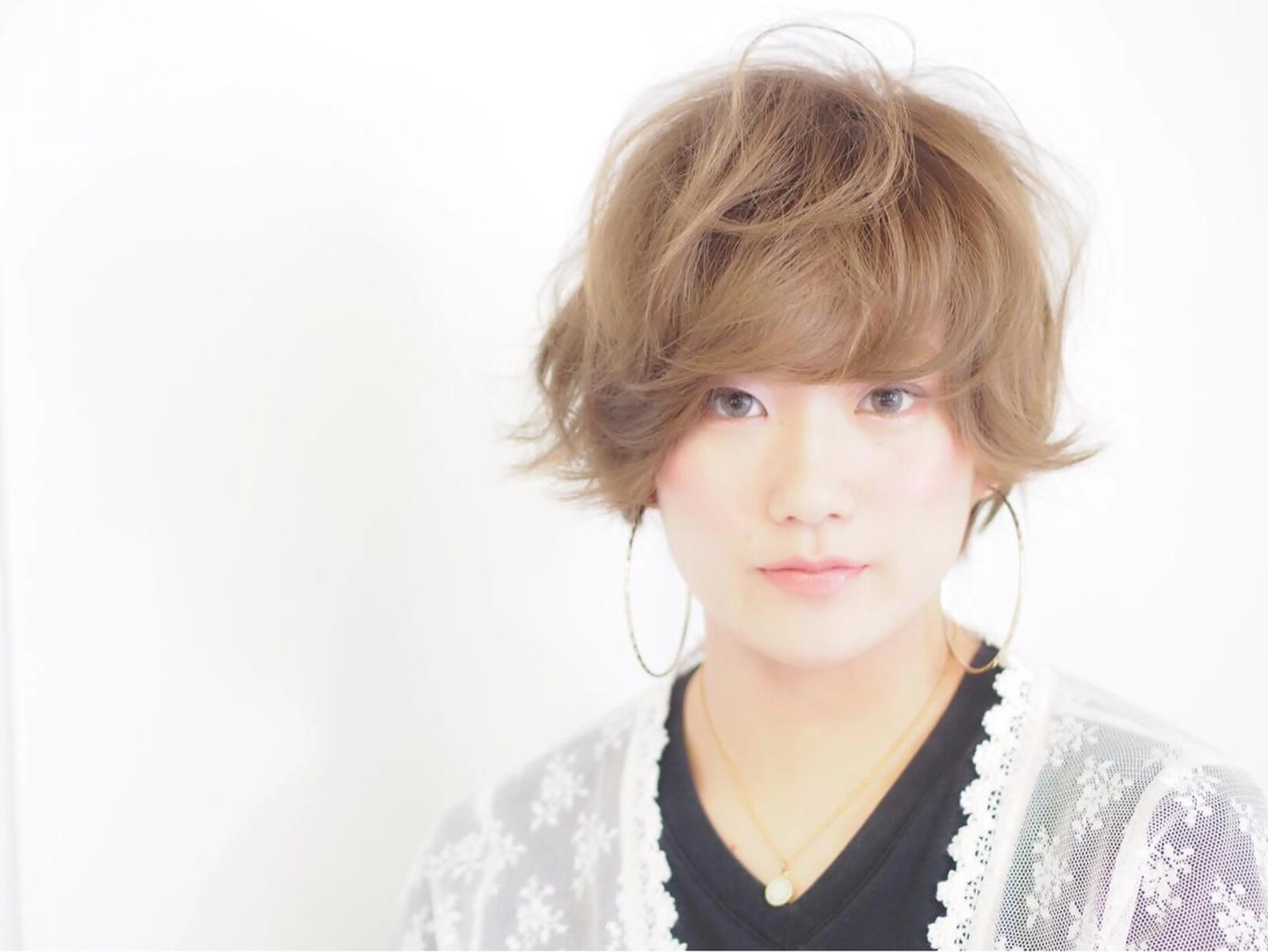 ショート カラー グレージュ シルバー シルバーグレージュ オーナースタイリスト 佐藤のヘアスタイル