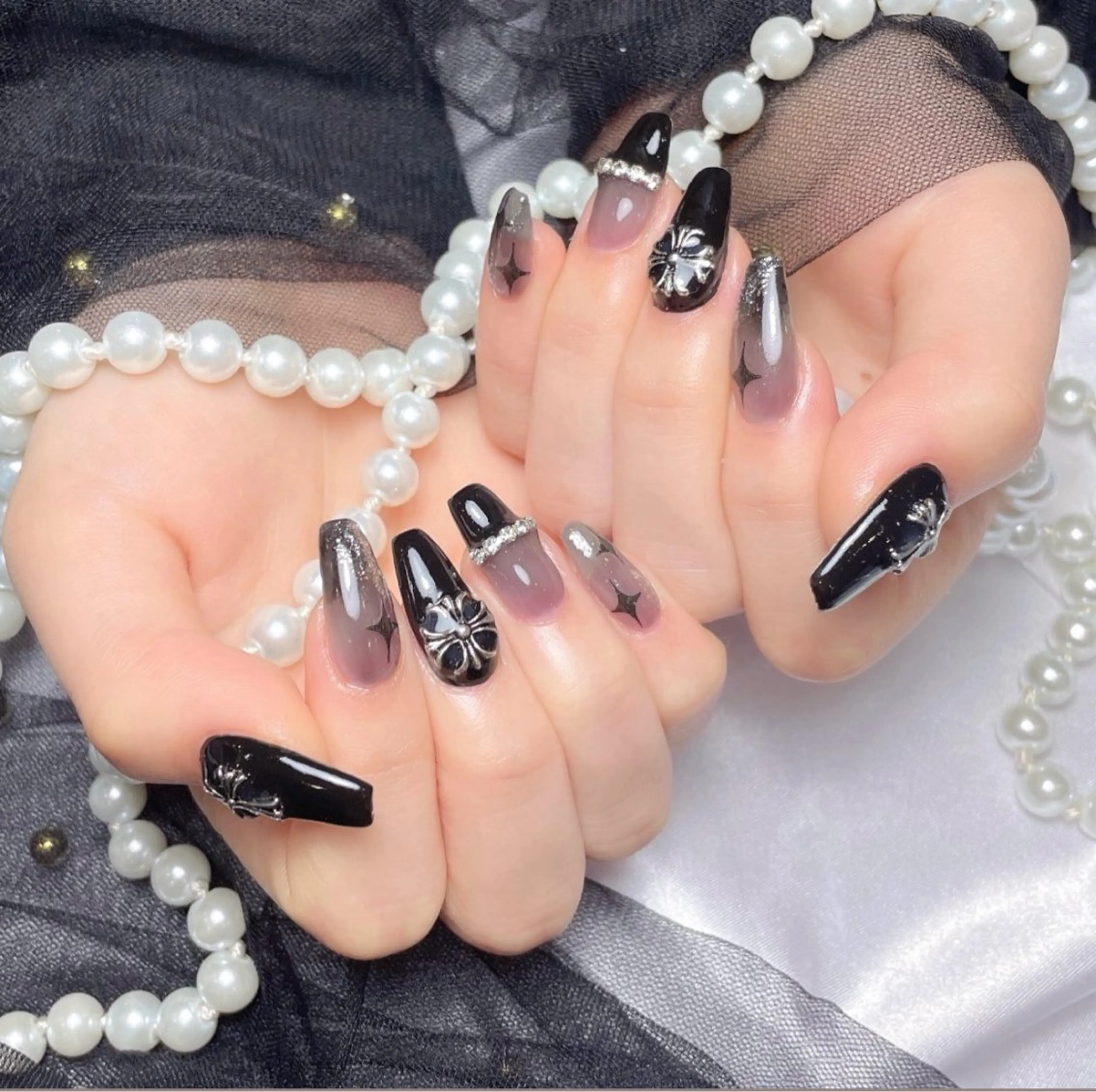 ネイル アートネイル フラッシュネイル フレンチネイル ガラスフレンチ グラデーション ハンドネイル M2 BEAUTY アユミのネイルデザイン