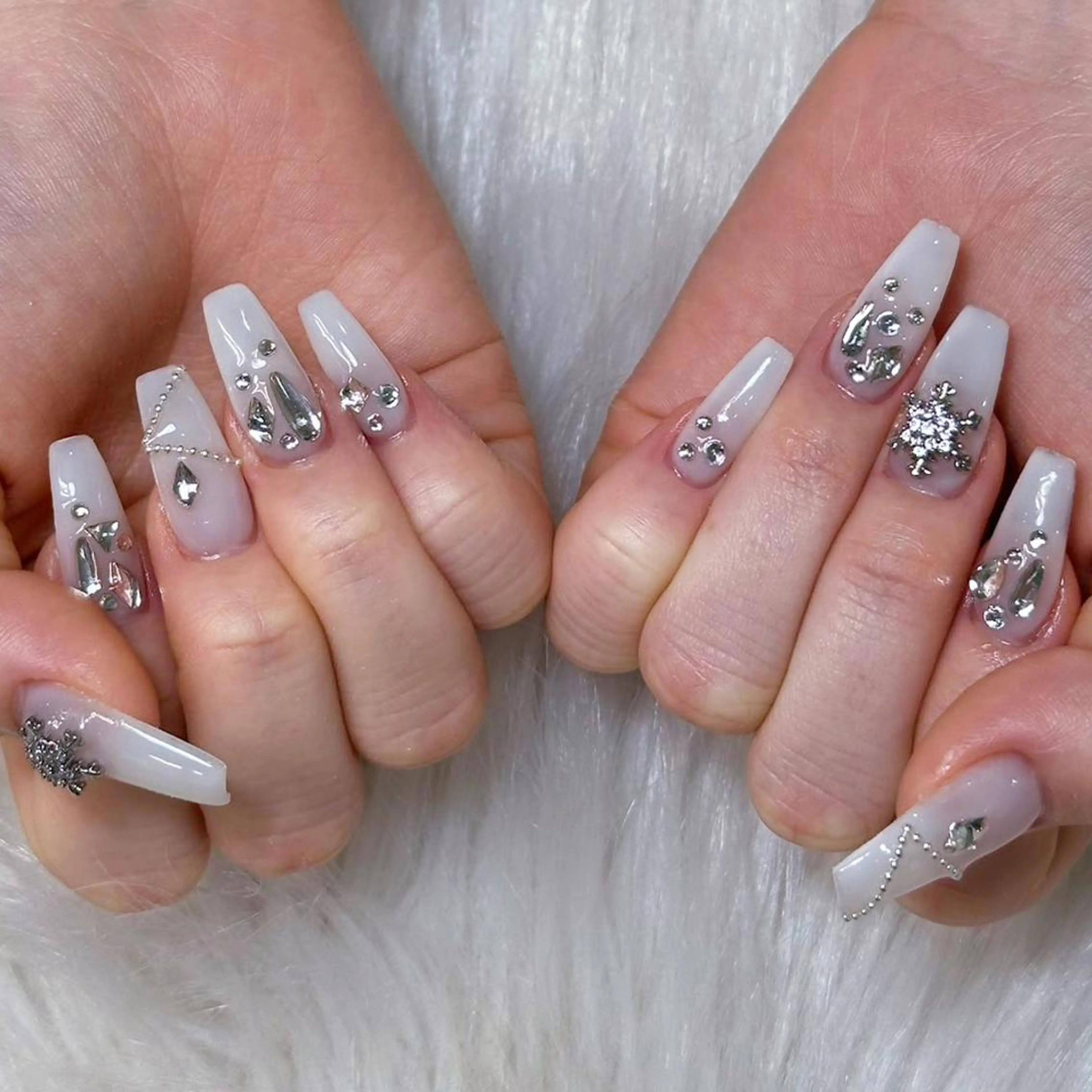 ネイル アートネイル オーロラネイル フラッシュネイル ガーリー キラキラネイル リナ 💅のネイルデザイン