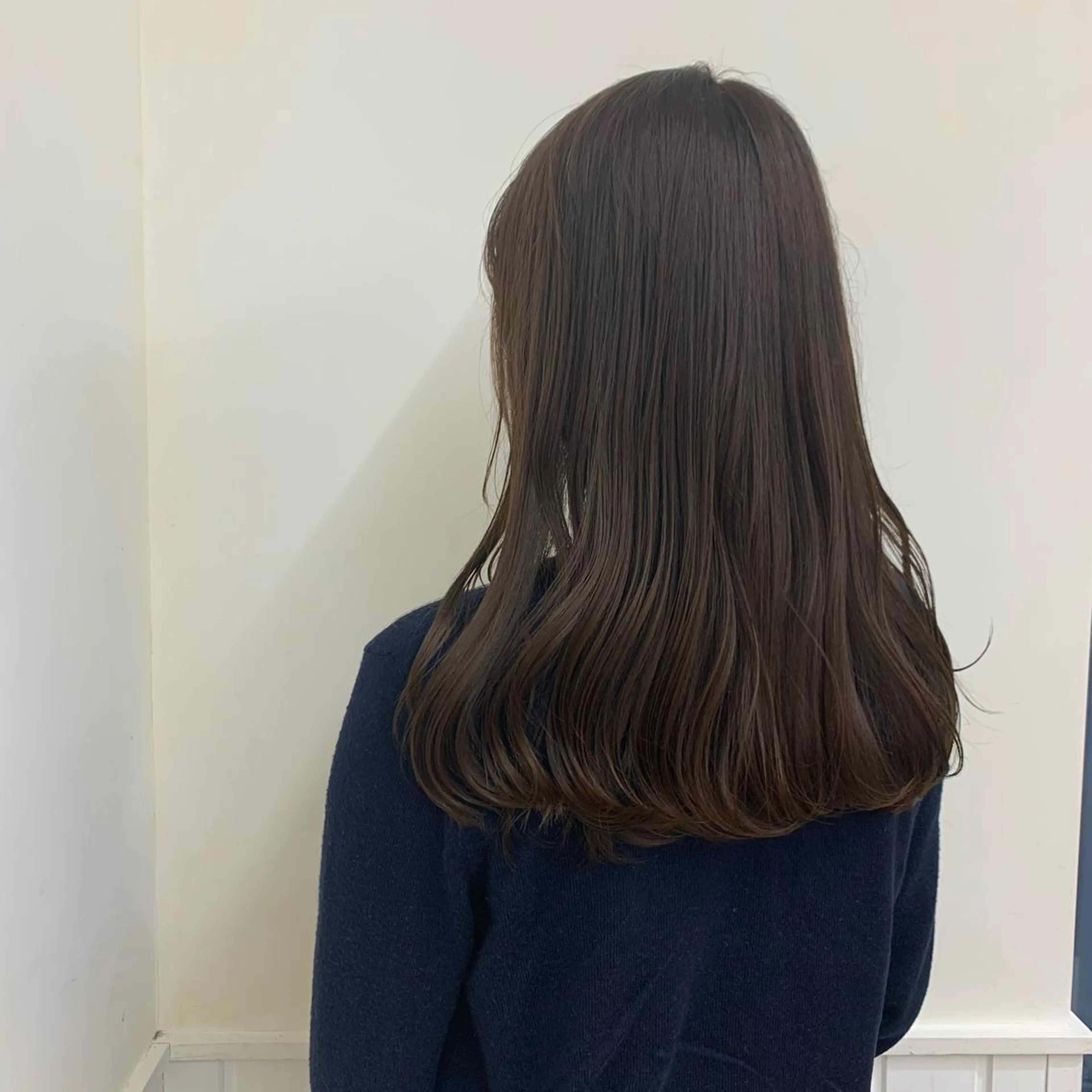 ミディアム レイヤーカット 🌿透け感カラーのヘアスタイル