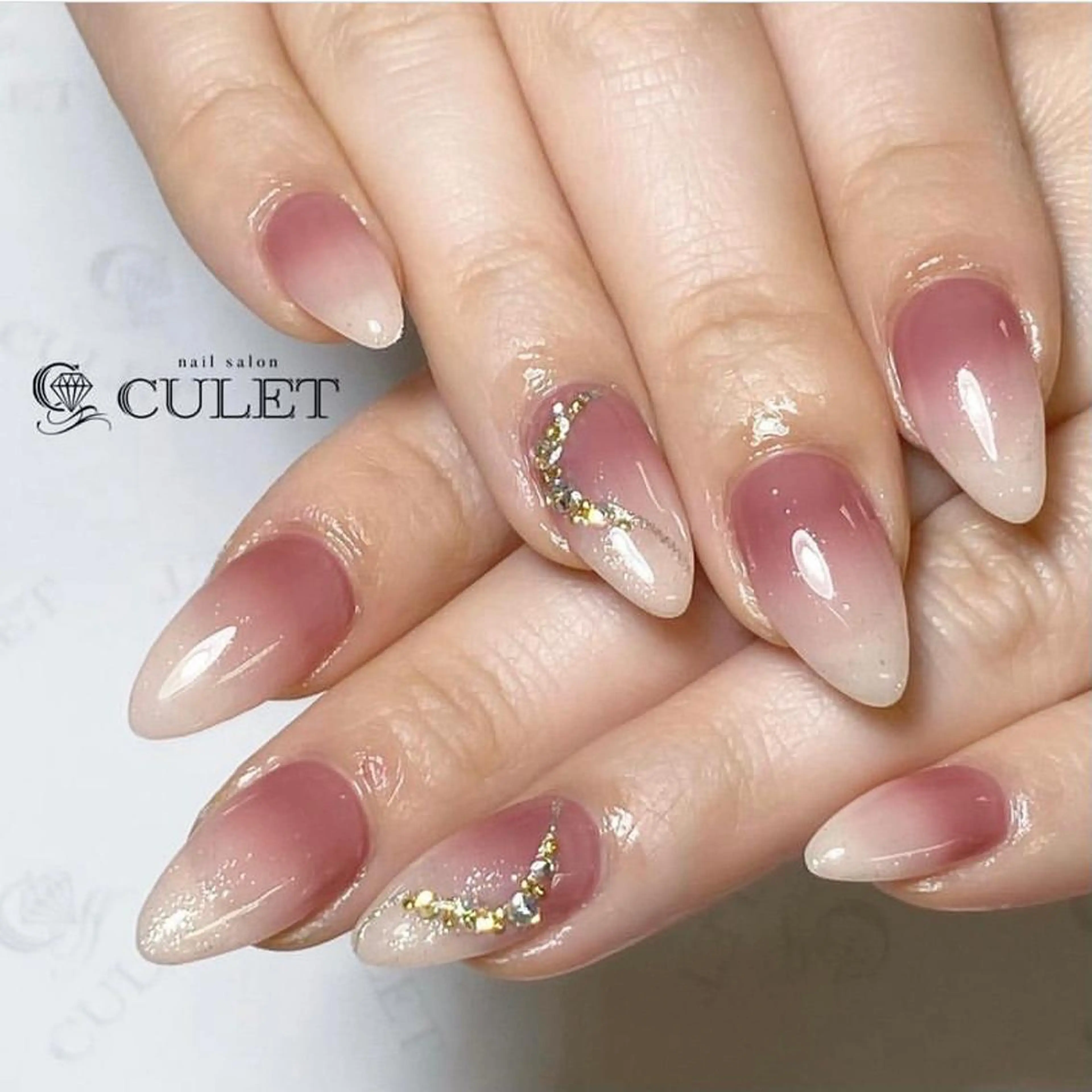 snsで話題の!!マオジェル花びらネイル🌸オフ無料♪ パラジェル変更＋550yen/＋550でラメがけ可♪の写真