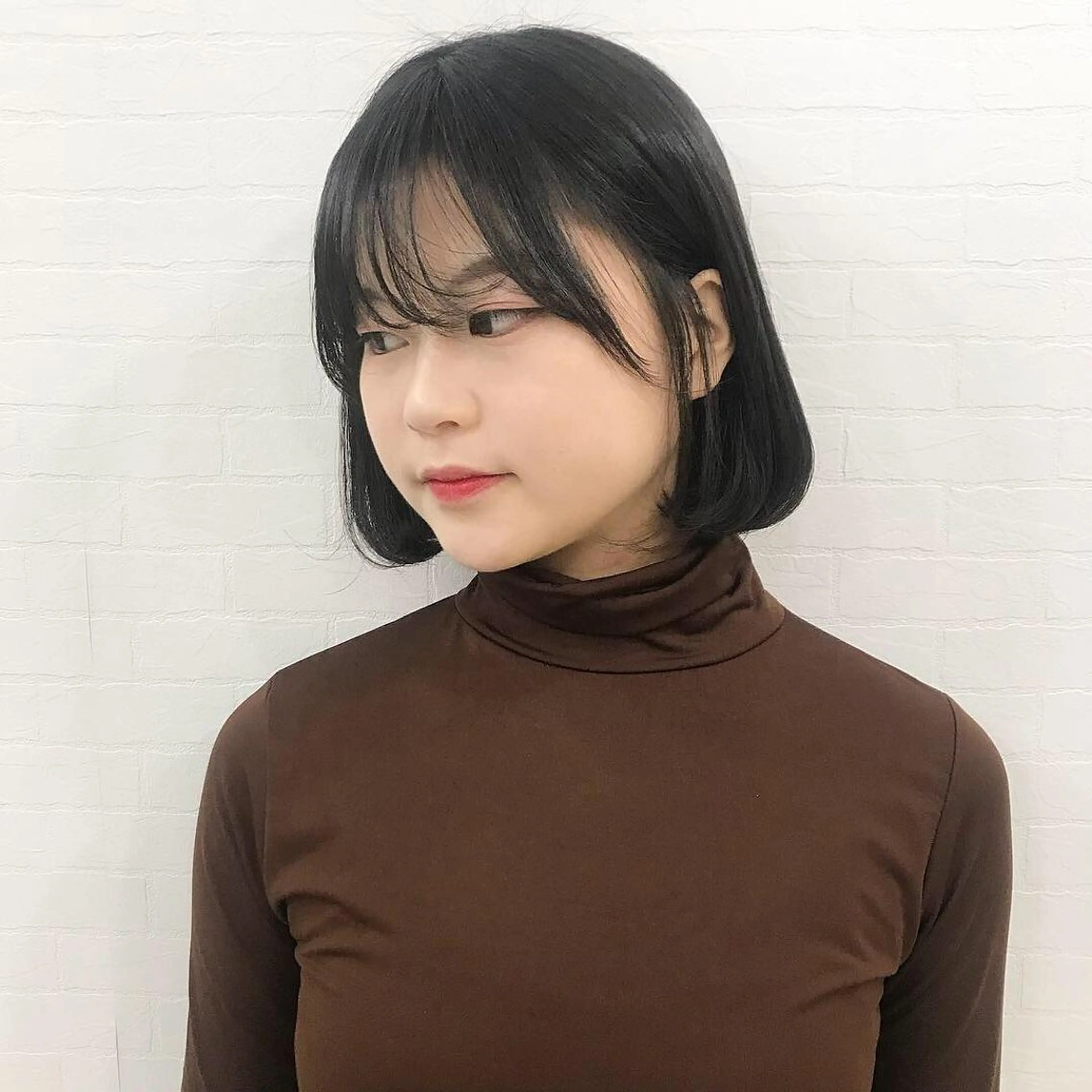 ミディアム カラー オリーブ/アッシュ やわらか透明感カラーのヘアスタイル