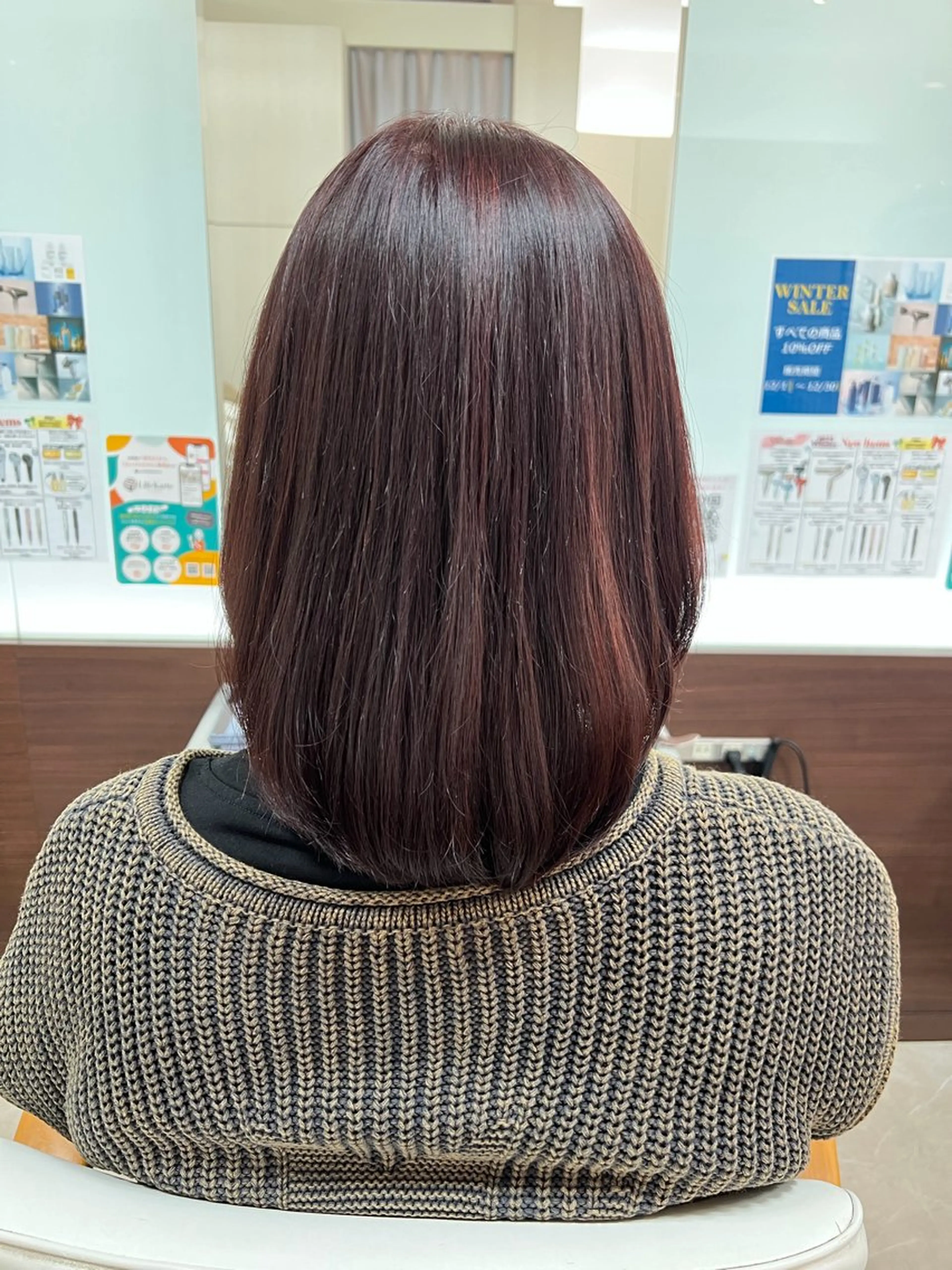 セミロング moe 🍀美髪矯正 ツヤツヤストレートのヘアスタイル