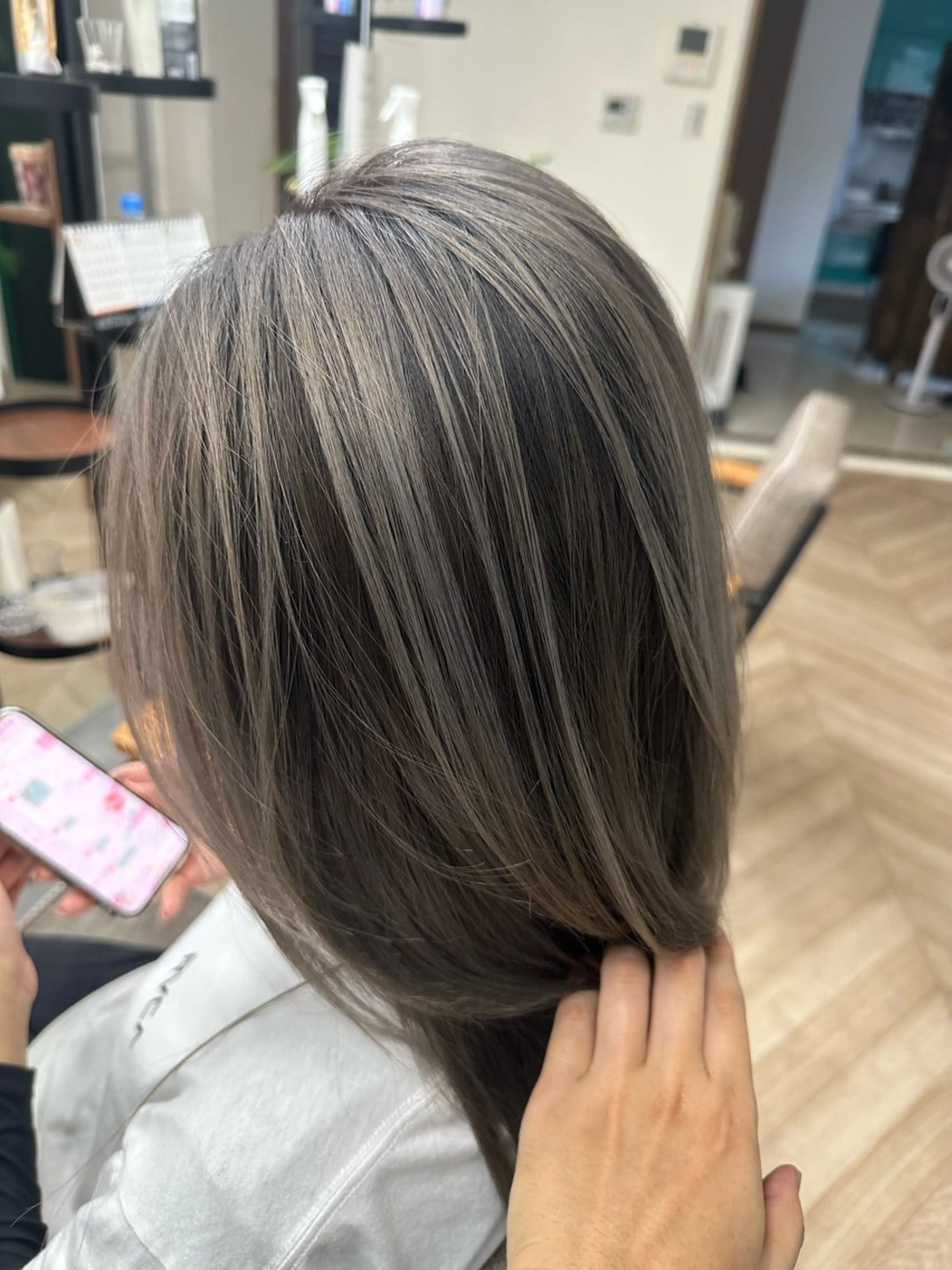 ミディアム カラー be flotのヘアスタイル