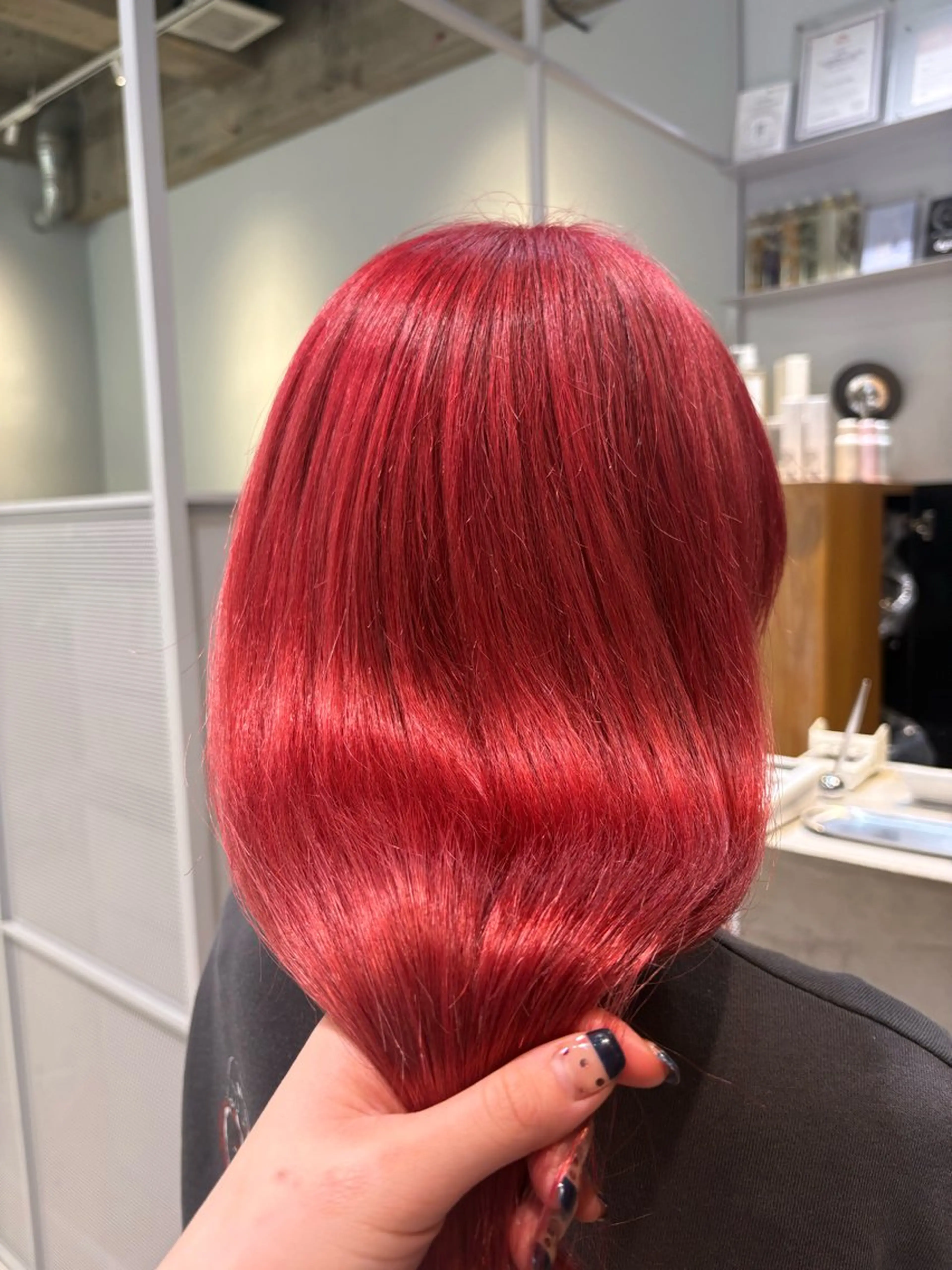 ロング カラー ブリーチ ヘアカラー 長谷川 ななこのヘアスタイル