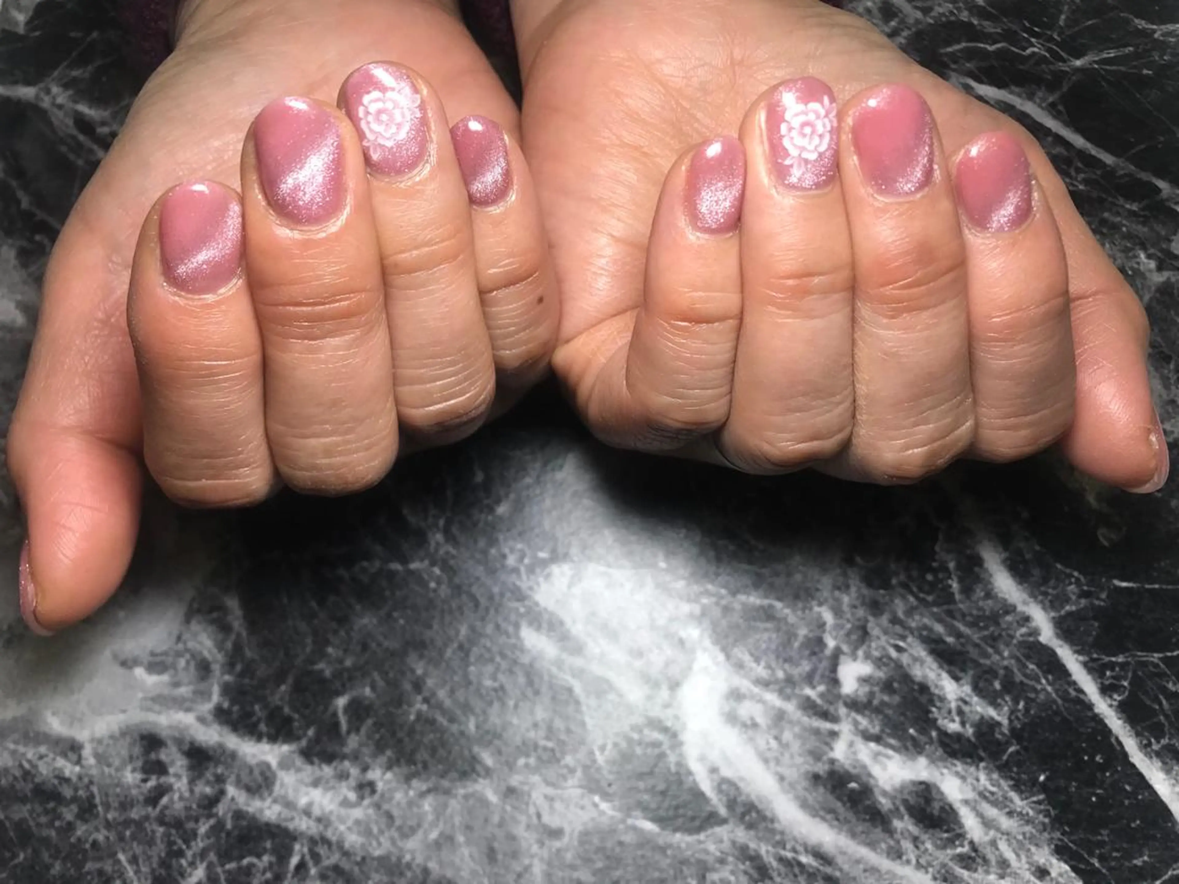 ネイル m.i private nail salon所属・大西 真衣のネイルデザイン