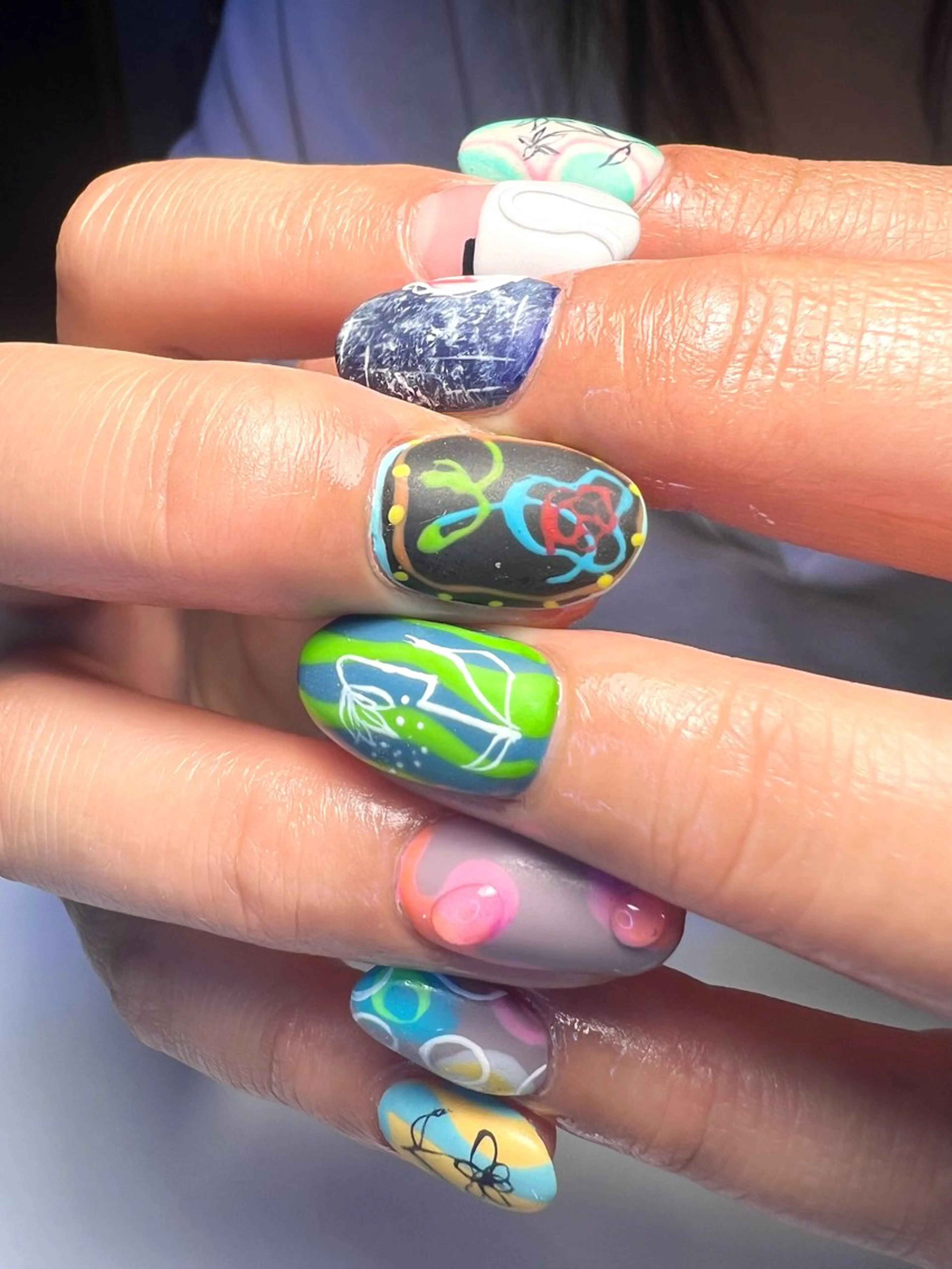 ハンド特殊アートし放題。持ち込み画像、手書きなど。3D、キャラクターは追加で1本1000円。オフケア込み。の写真