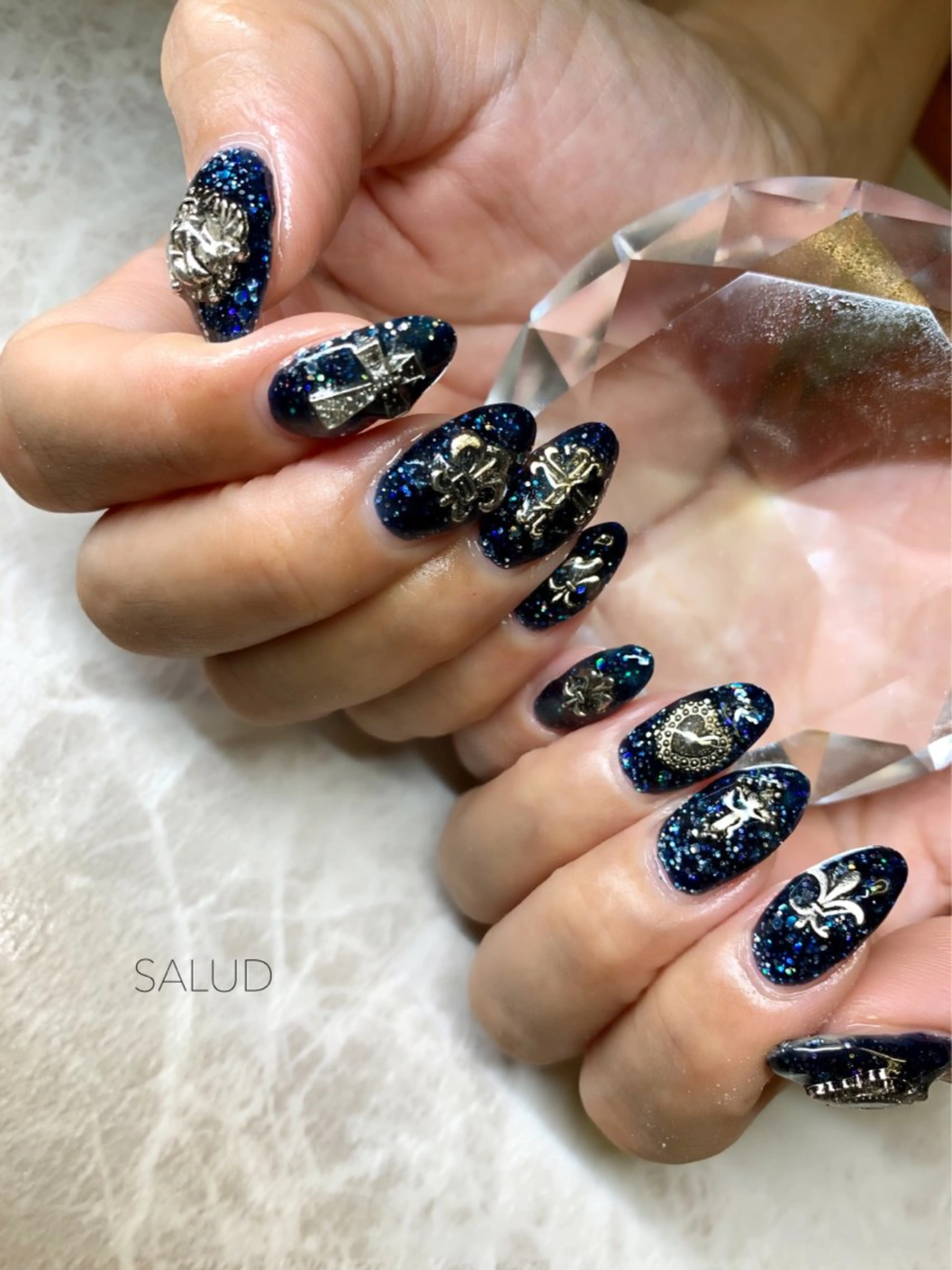 ネイル ストーンネイル ハンドネイル Nail Salon SALUDのネイルデザイン