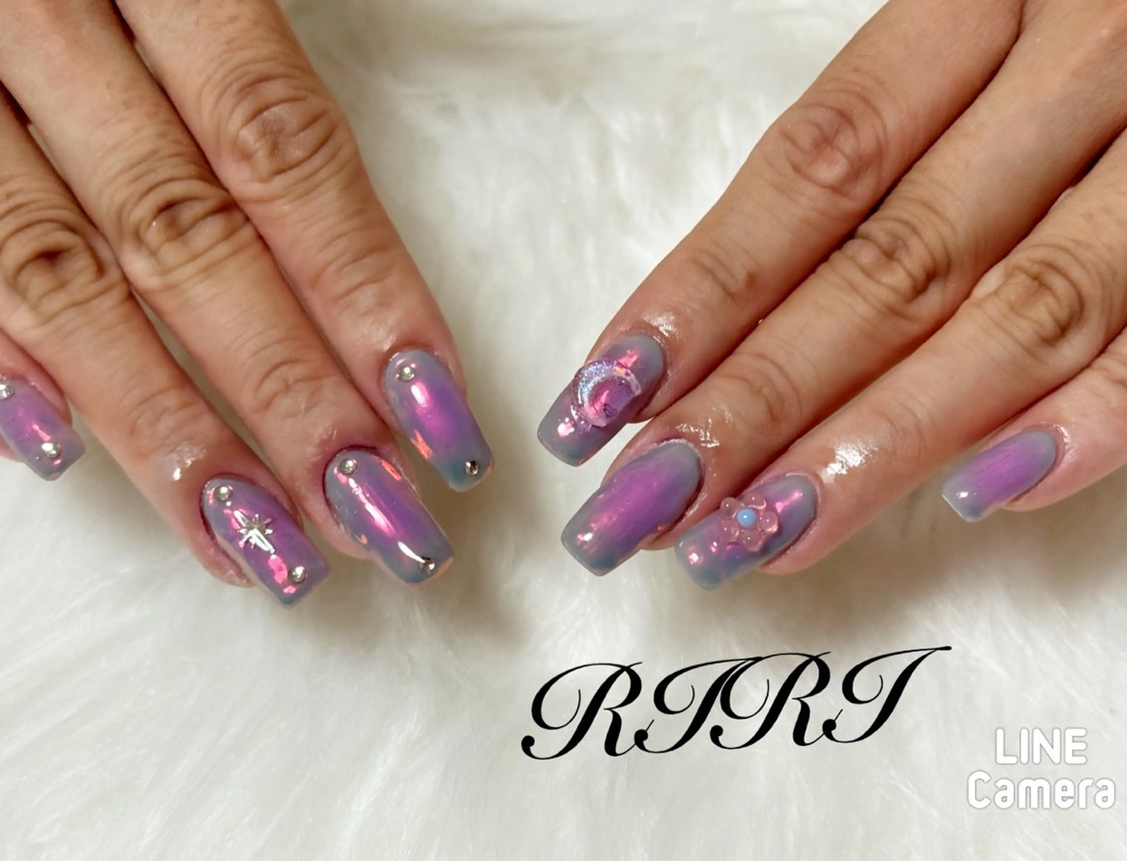 ネイル オーロラネイル ジェルネイル キラキラネイル ミラーネイル ショートネイル ハンドネイル riri オーナーのネイルデザイン