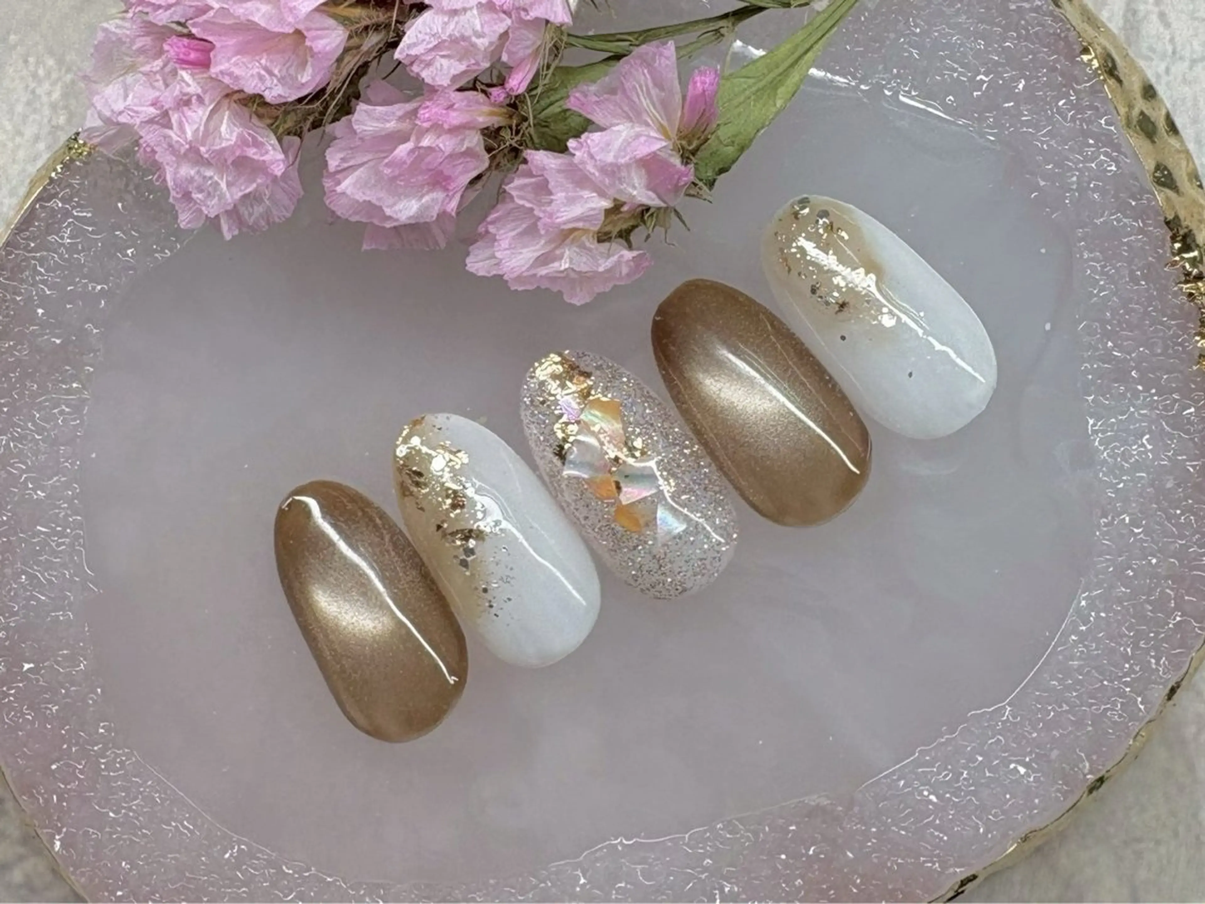 オフ込み30種類から選べる　トレンド　定額artネイルの写真