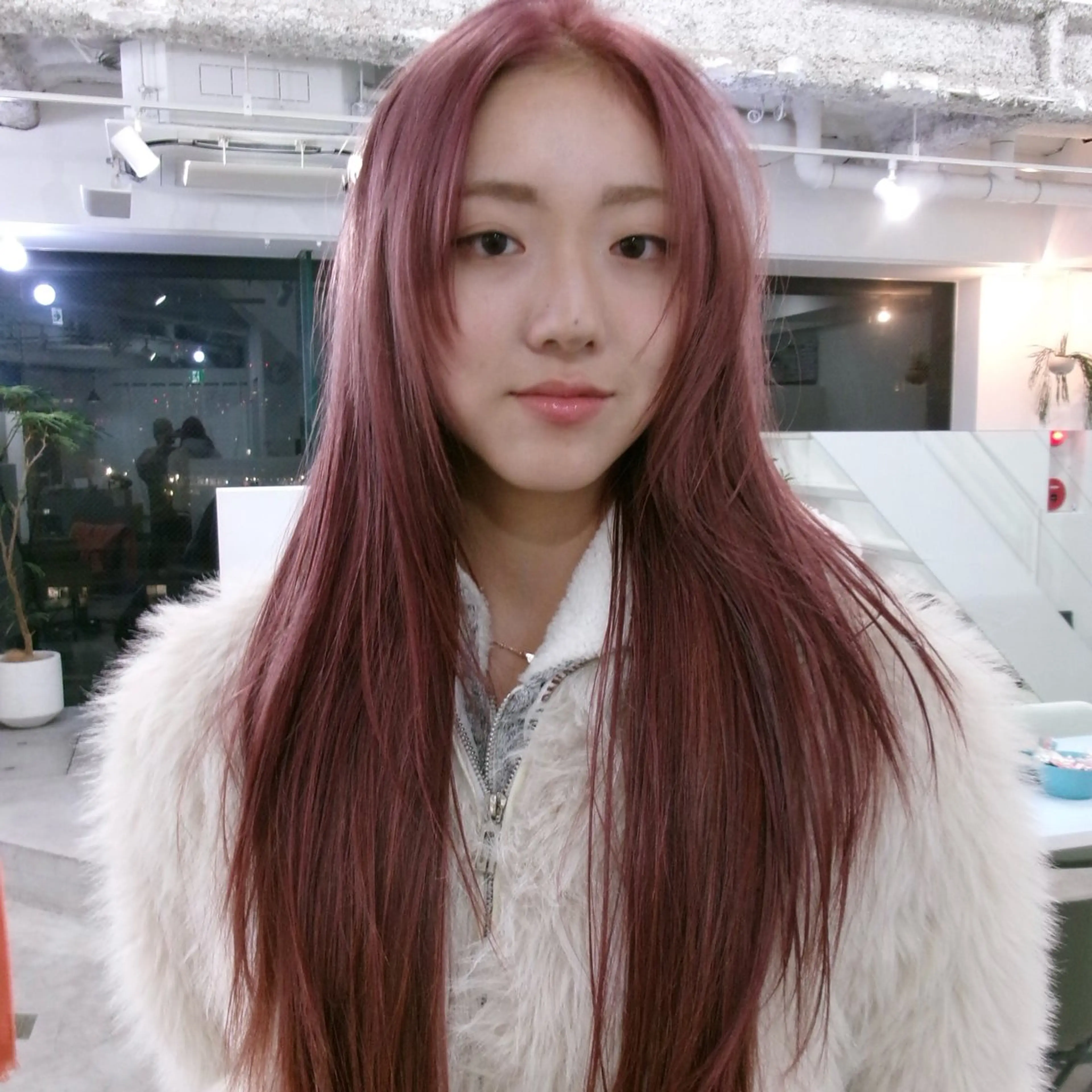 ロング 今井 香奈恵のヘアスタイル