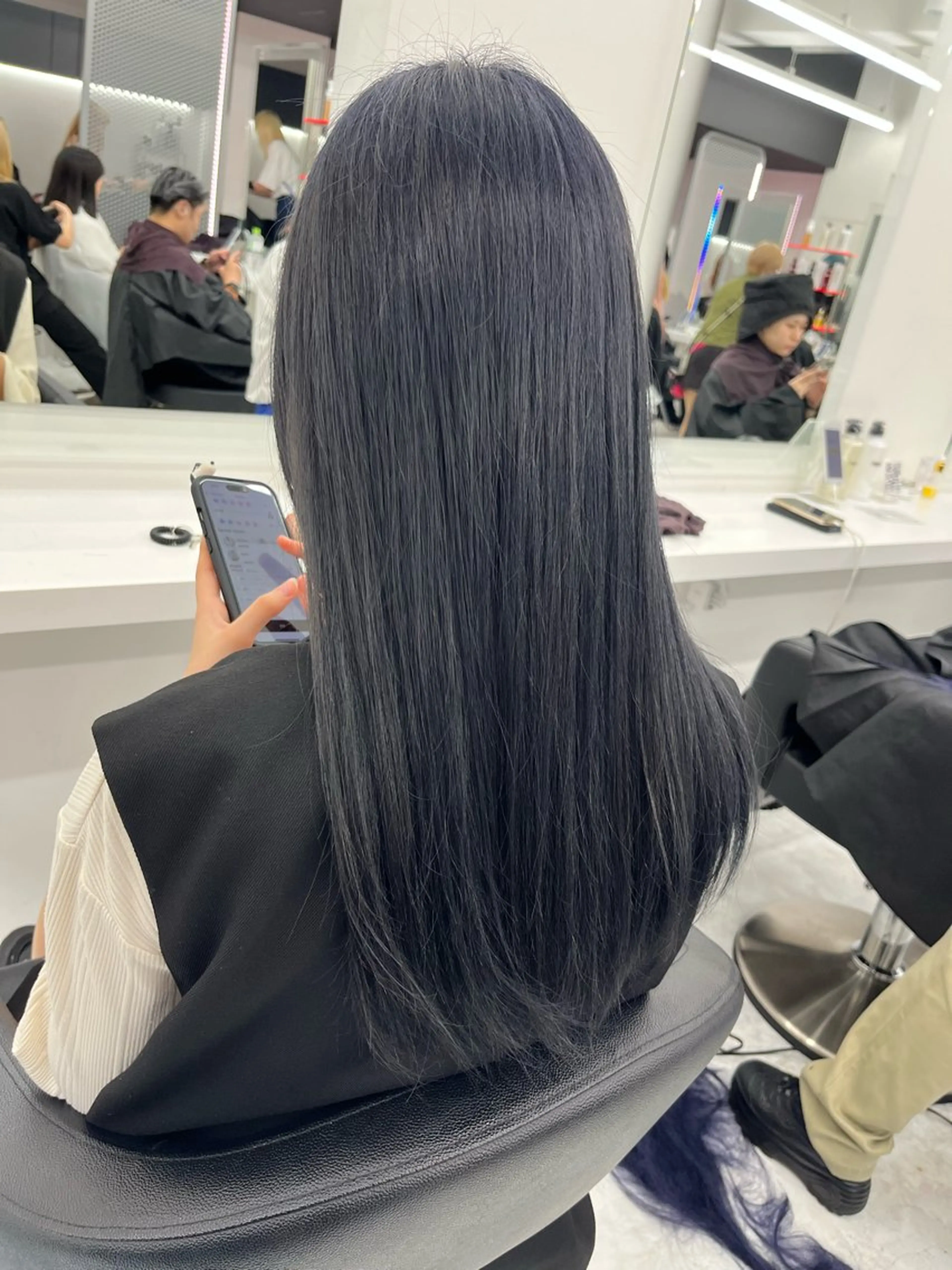 ロング カラー アッシュ アッシュグレー アッシュグレージュ グレージュ ヘアカラー 💖トレンド春夏 カラー💖FUTAのヘアスタイル