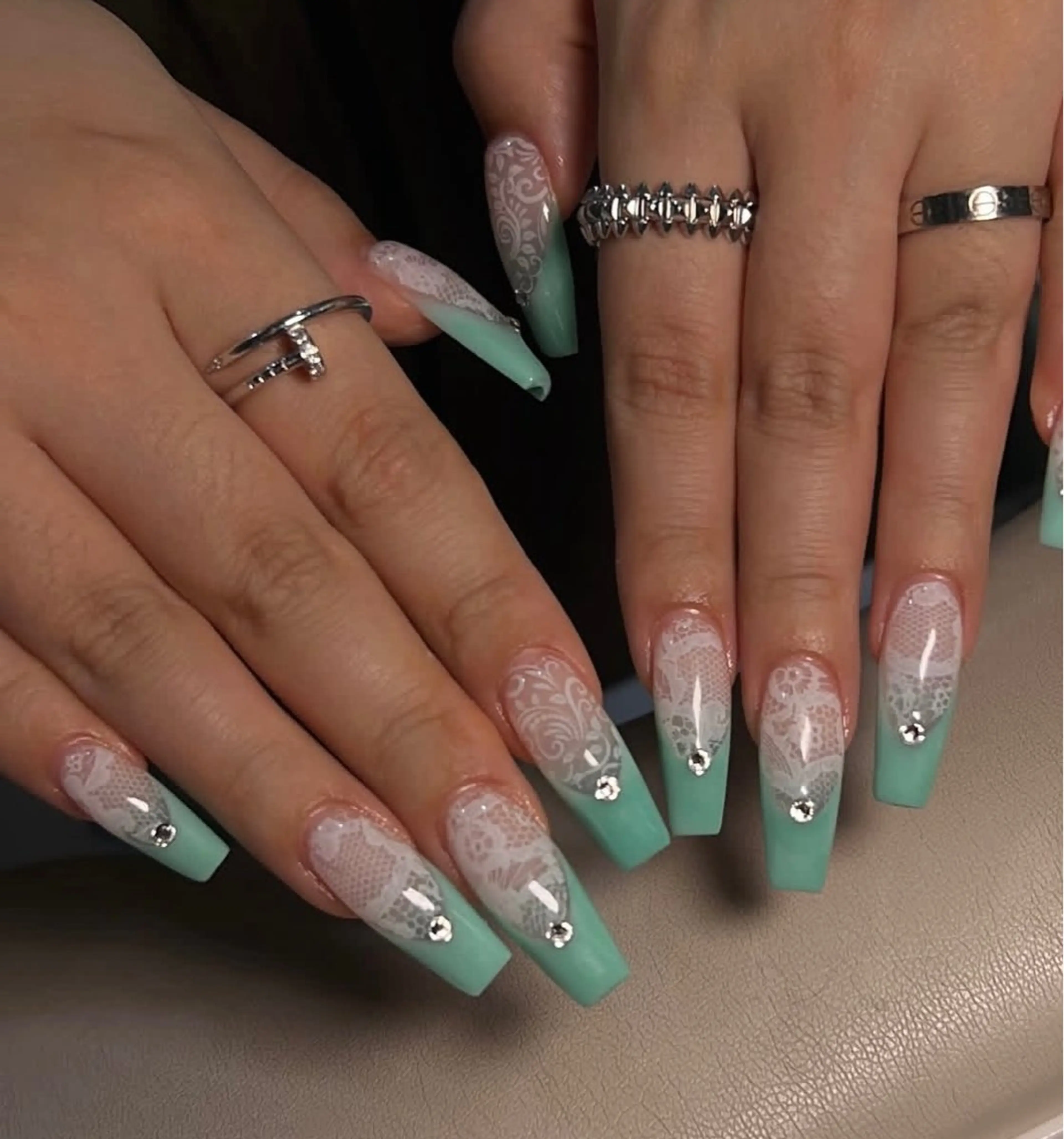 ネイル アートネイル ストーンネイル ネイルチップ ハンドネイル NiJi Nailsのネイルデザイン