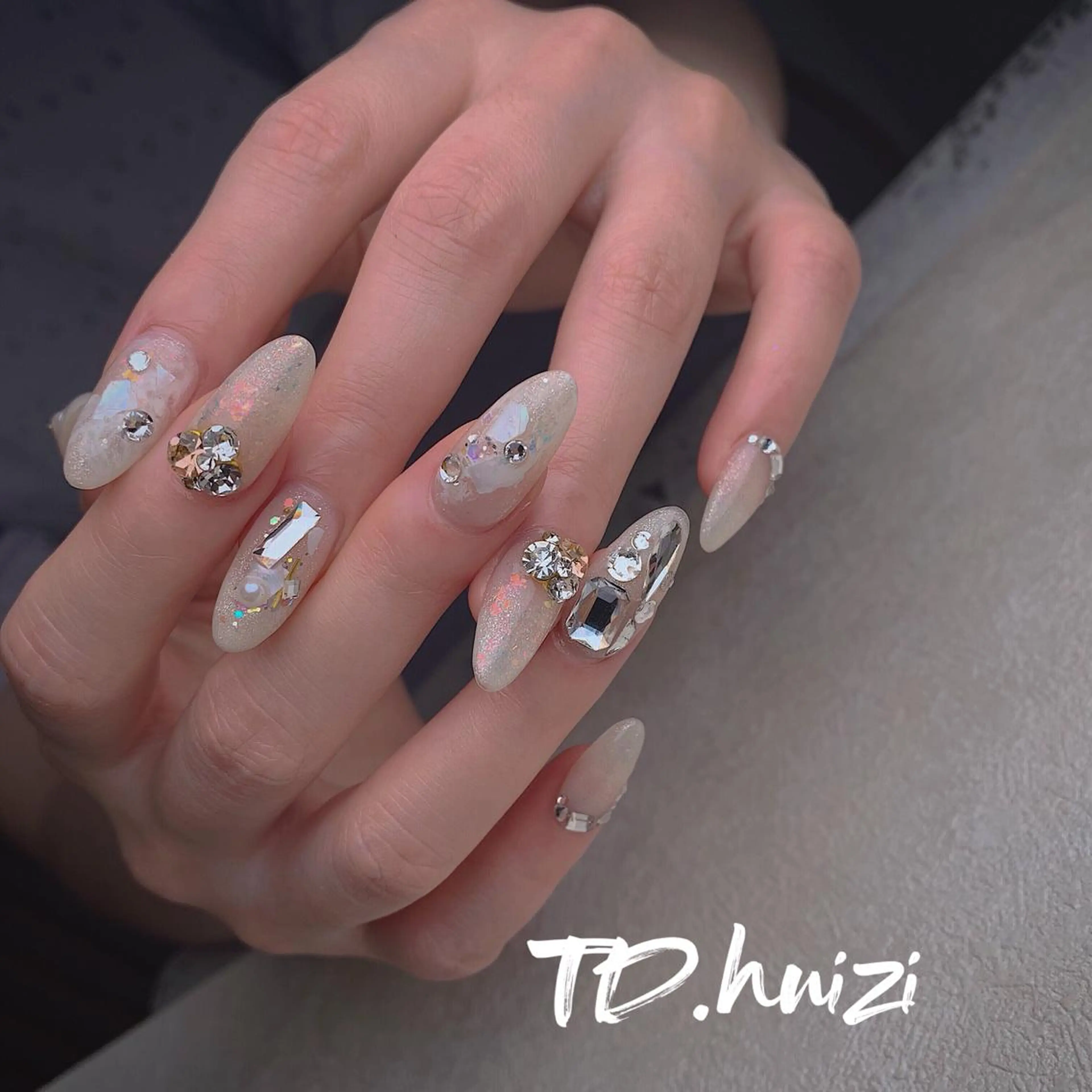 セミロング めぐみのネイルサロン スタッフ練習のネイルデザイン