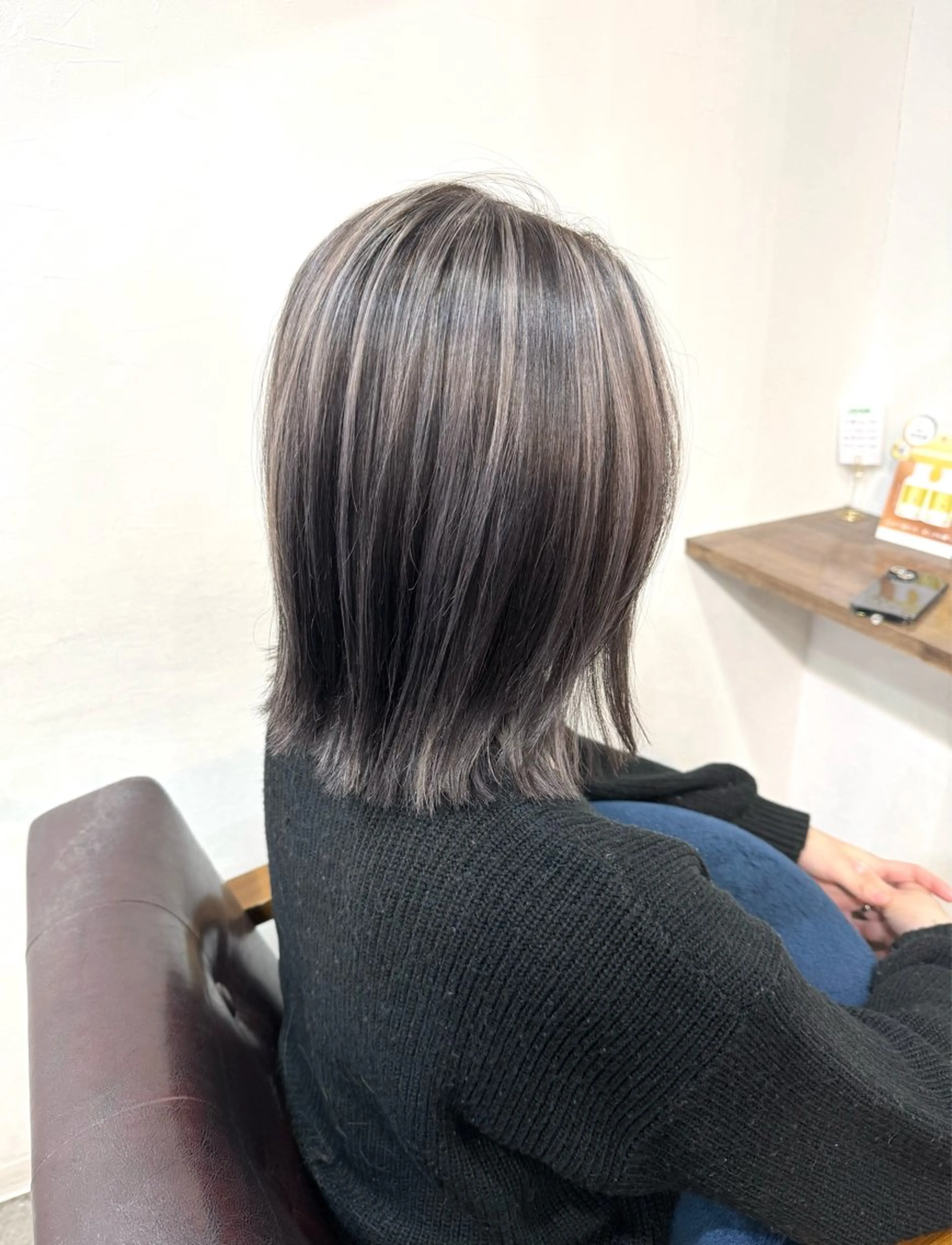 ミディアム カラー AKI 🐉のヘアスタイル