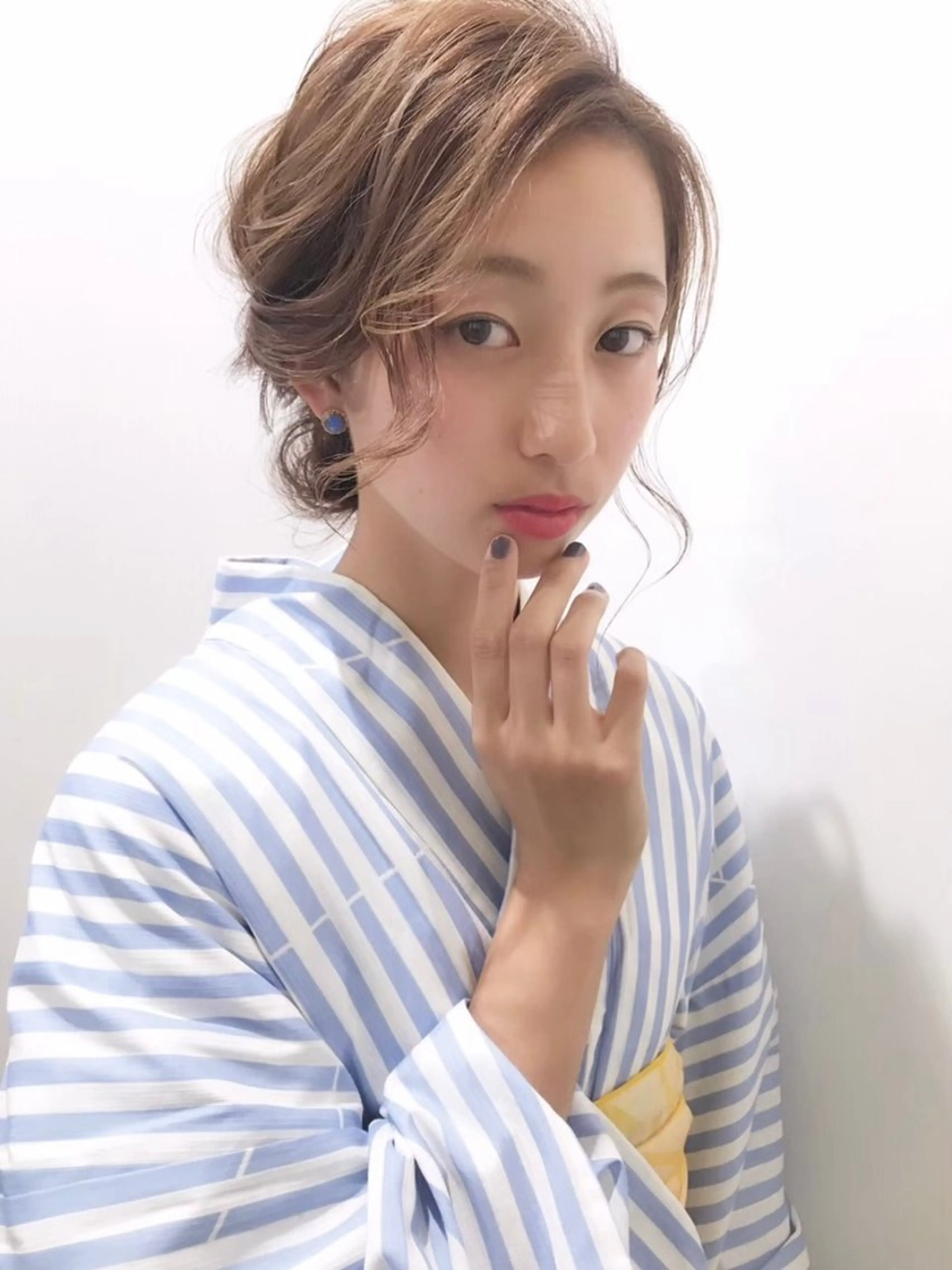 ヘアアレンジ 浴衣 着付け あやかショート 白髪ぼかしのヘアスタイル