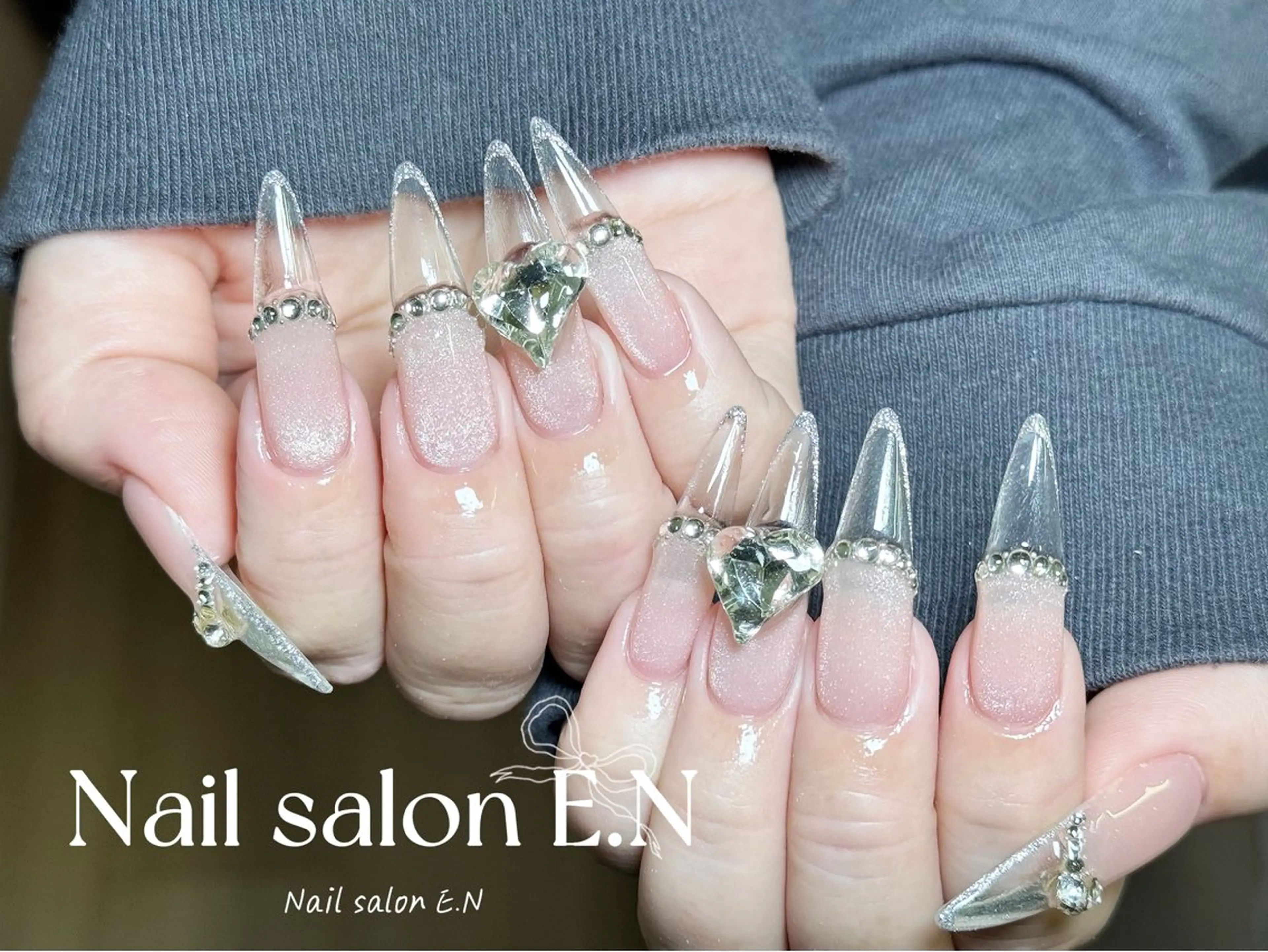 ネイル アートネイル オーロラネイル ブラウン クリアネイル フレンチネイル ハンドネイル E.N🦋 長さ出し/持ち込みのネイルデザイン