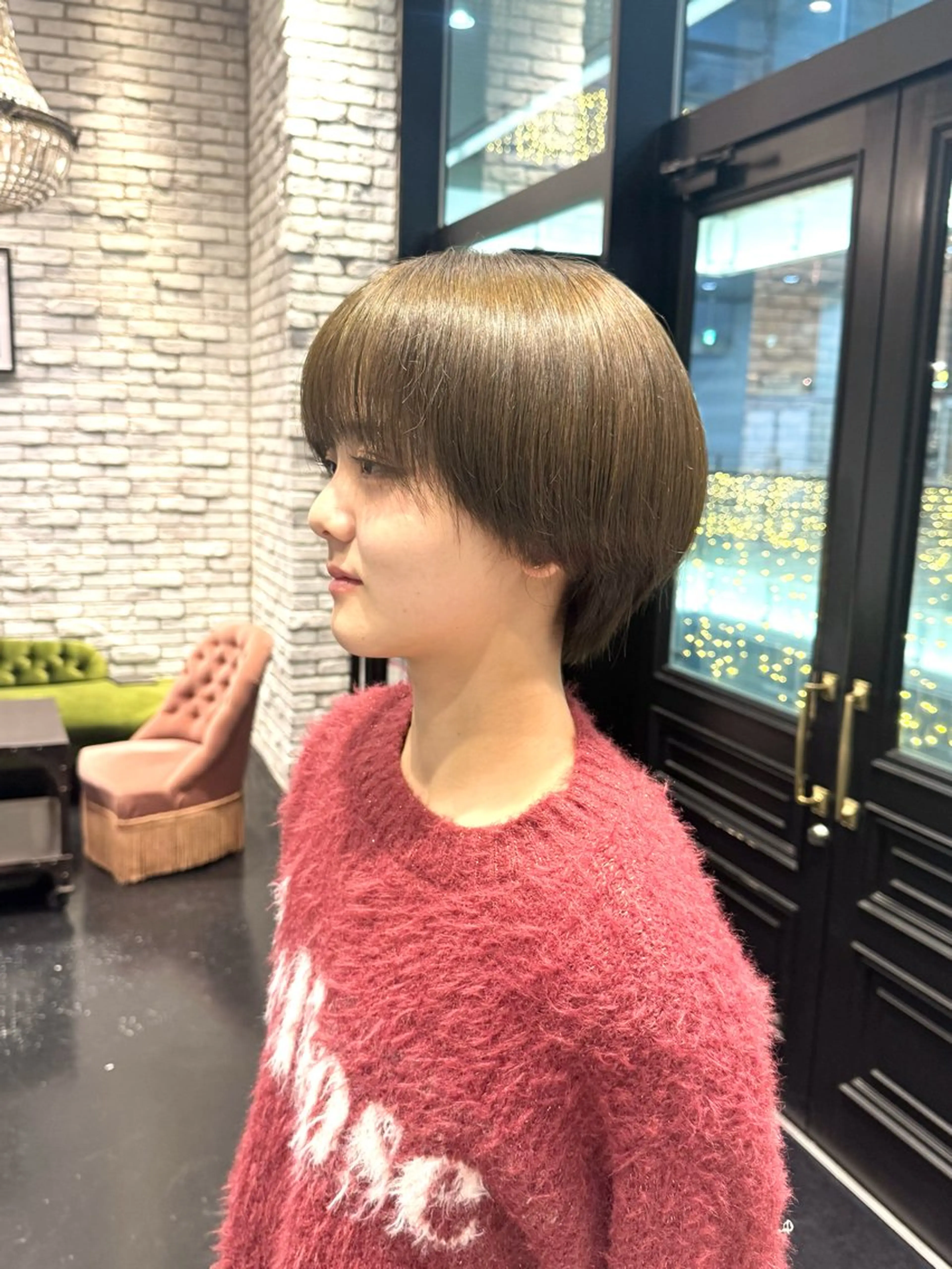 ショート カラー オリーブカラー 川﨑 真優花のヘアスタイル