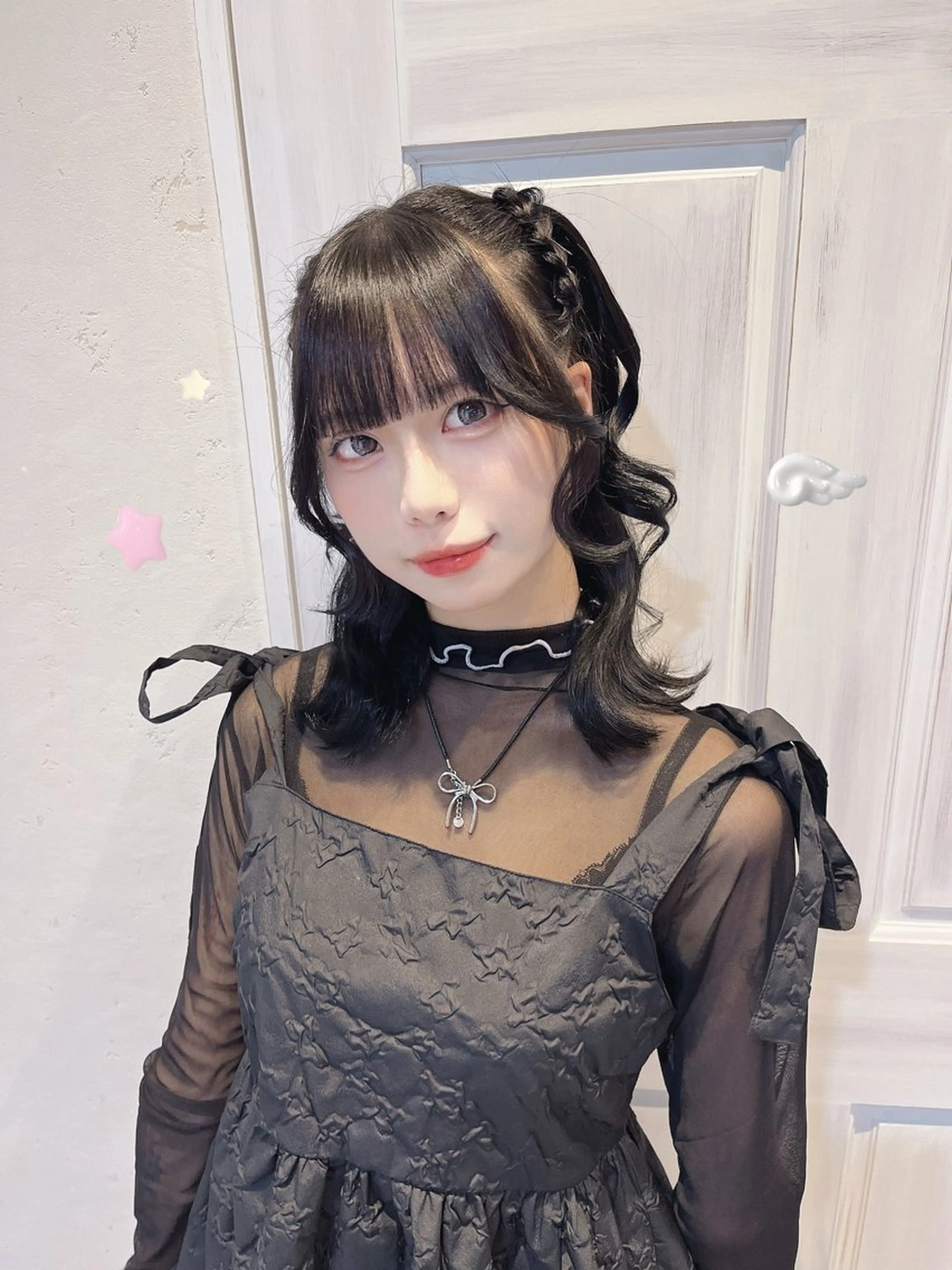 ミディアム カラー 黒髪 ハイトーンカラー ヘアカラー ハイトーン/アレンジ かなで⊹ ࣪ ˖⟡のヘアスタイル