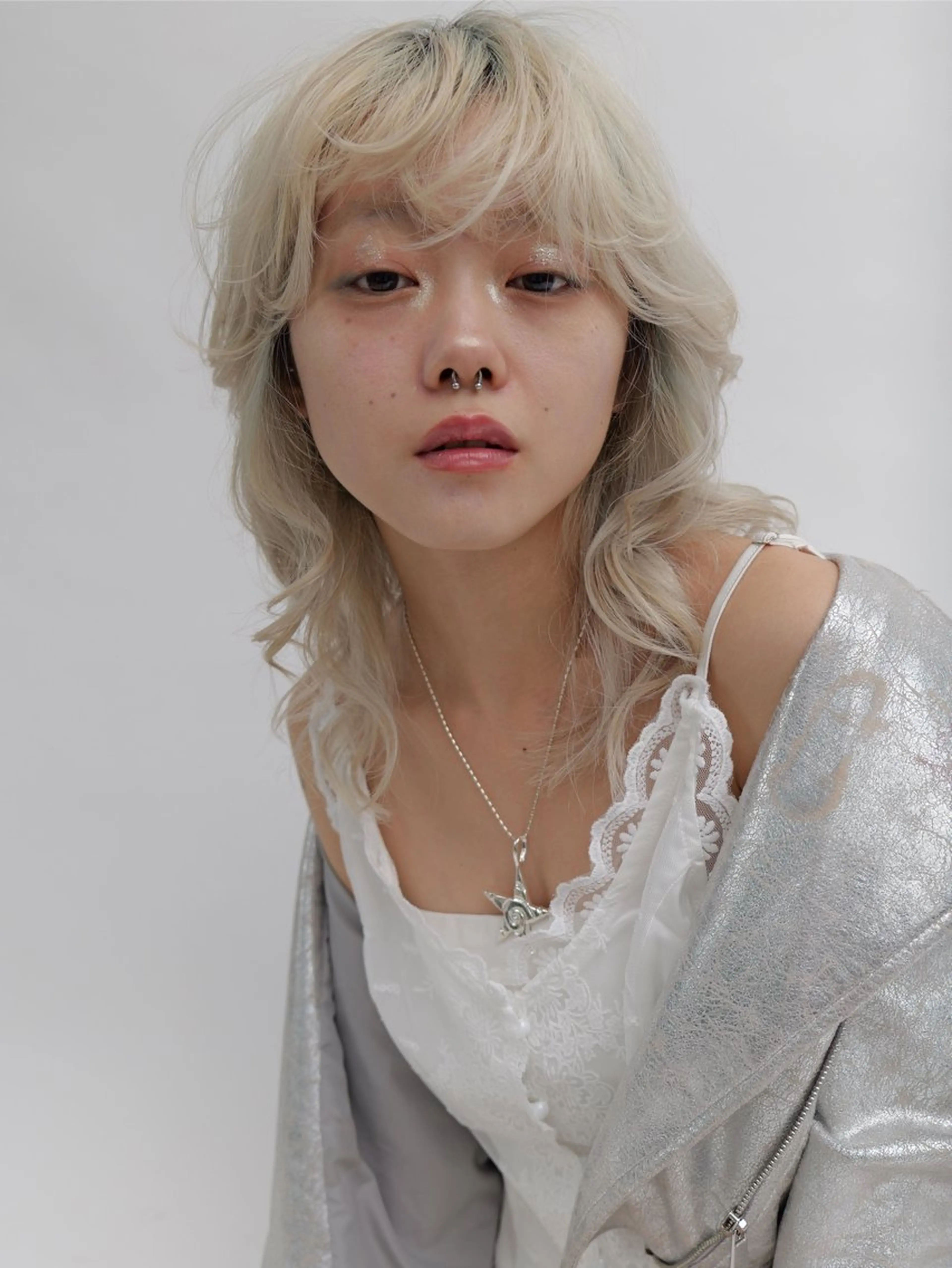 カラー ヨシノ マナウのヘアスタイル