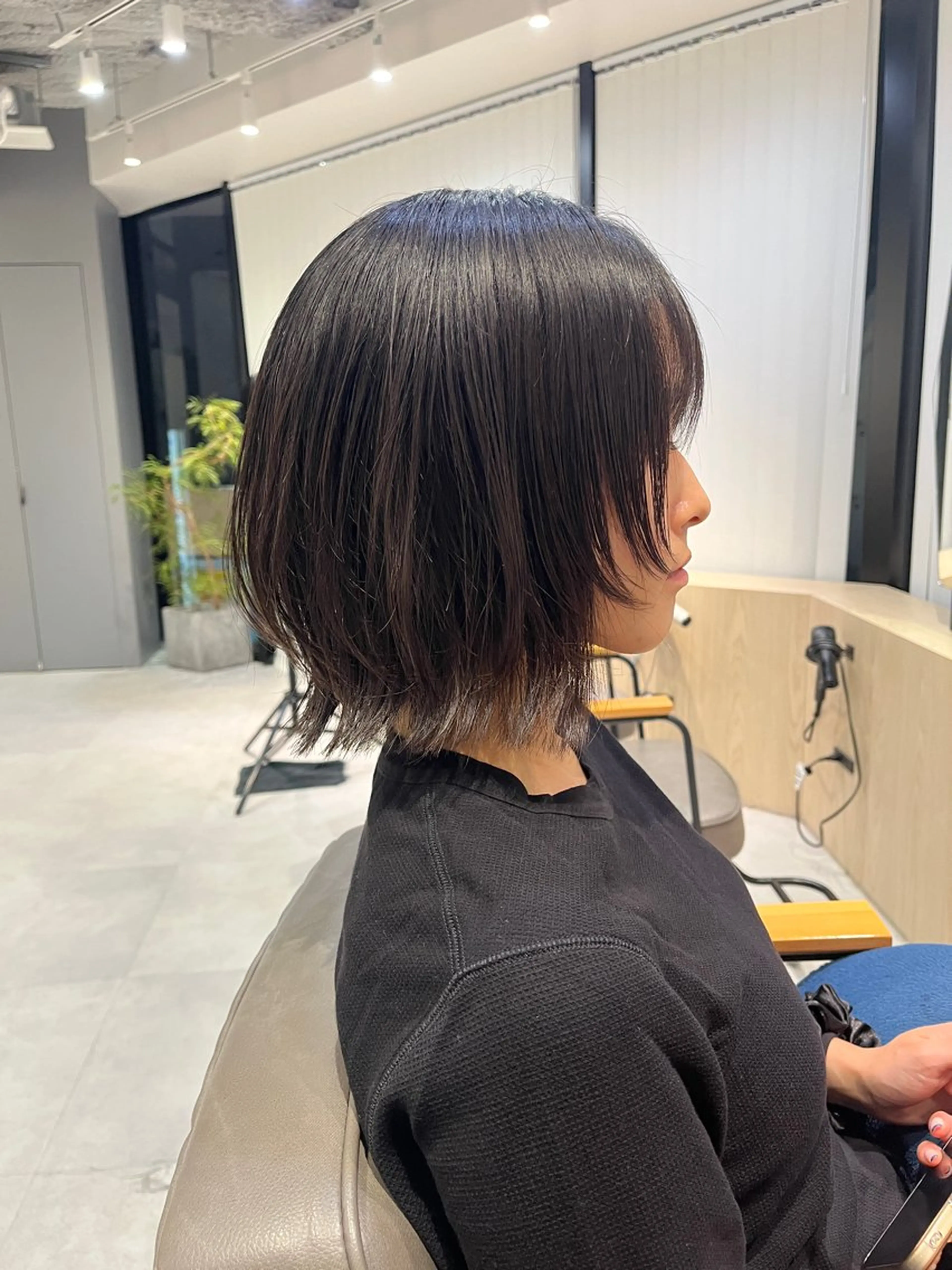 ミディアム ボブ くびれヘア 顔周りカット レイヤーカット 小顔カット SNSモニター募集！ くせ毛特化/大村のヘアスタイル