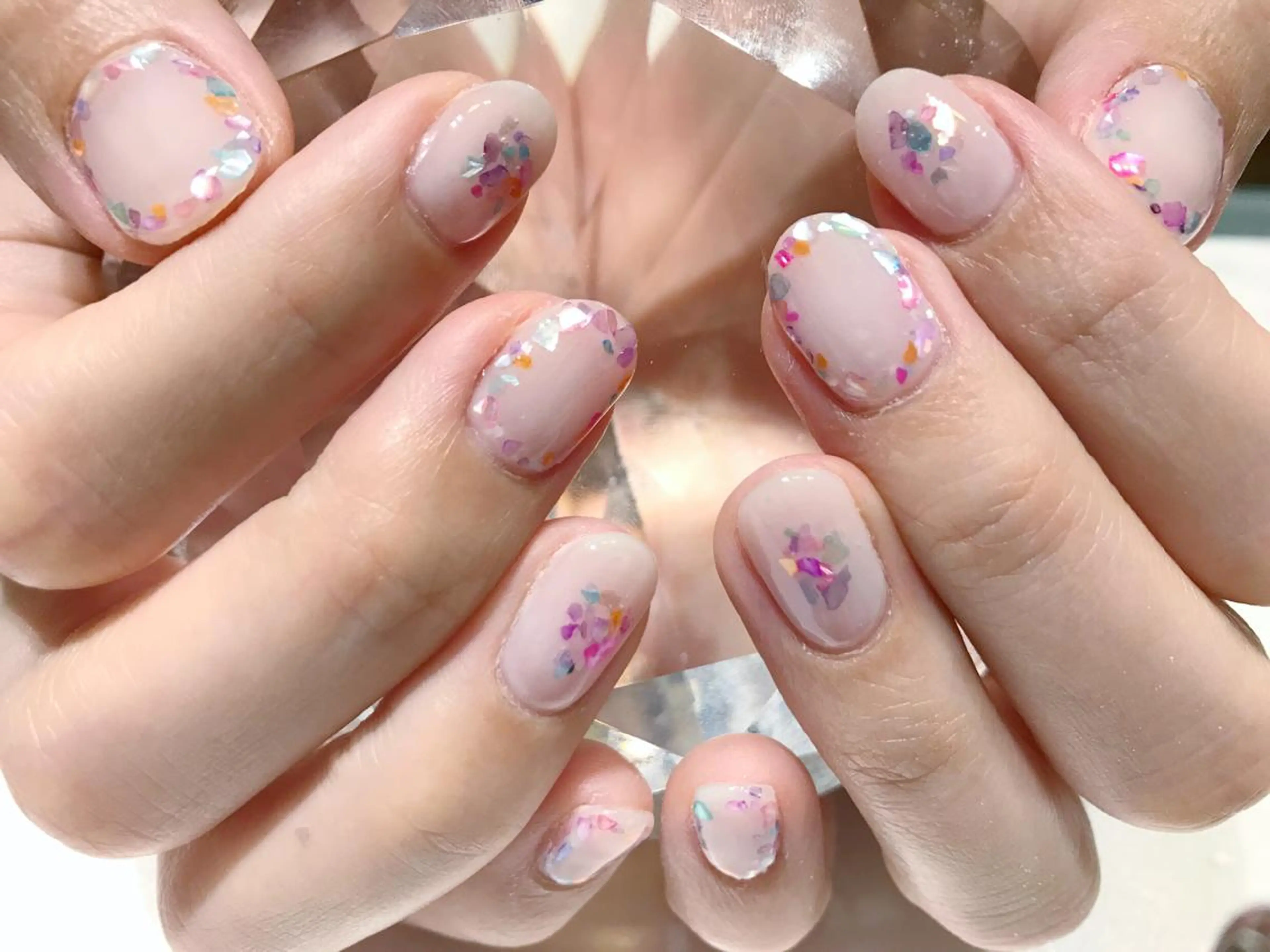 ネイル ホワイト YUN 💅のネイルデザイン