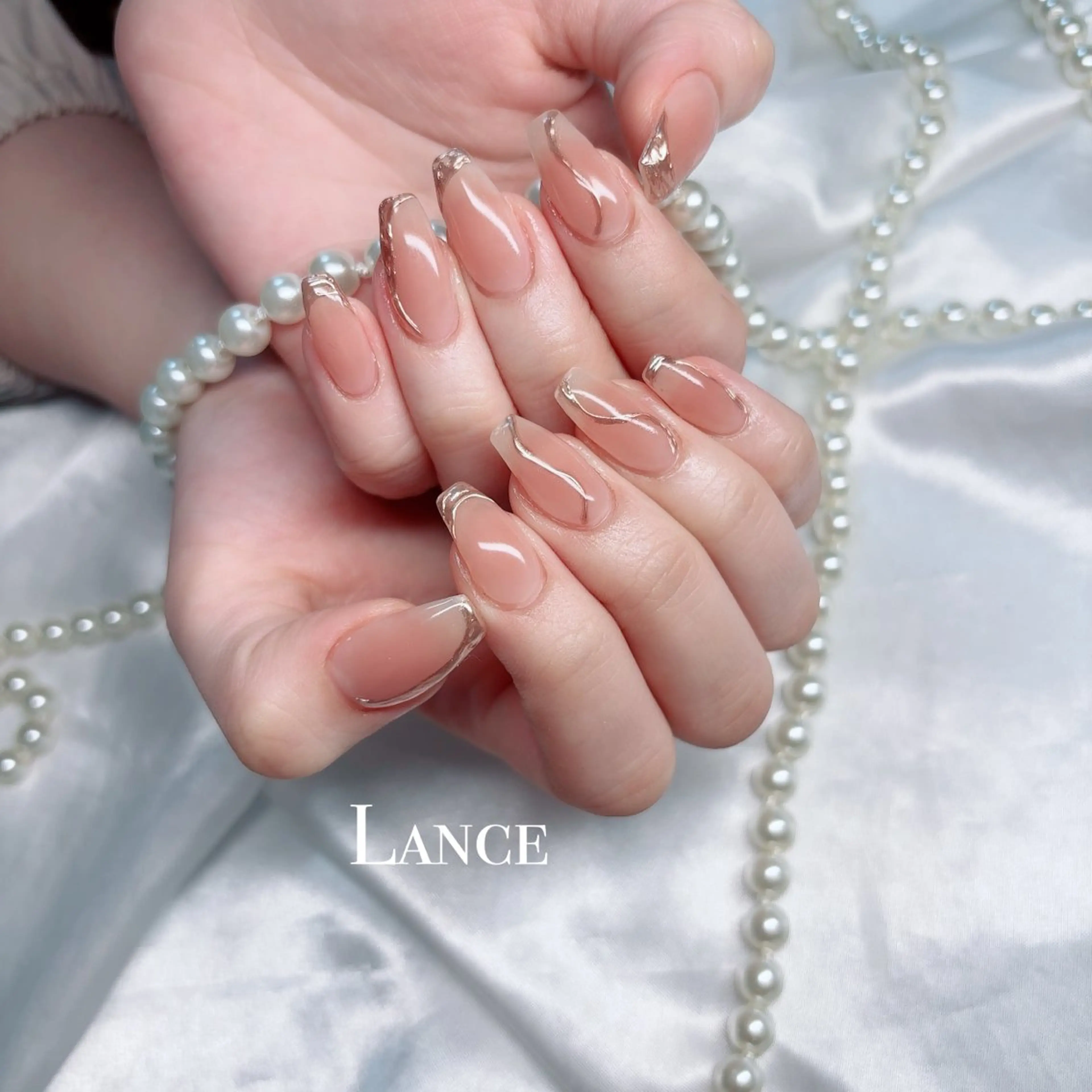 ネイル オーロラネイル フレンチネイル キラキラネイル 韓国ネイル ワンカラーネイル Lance nailのネイルデザイン