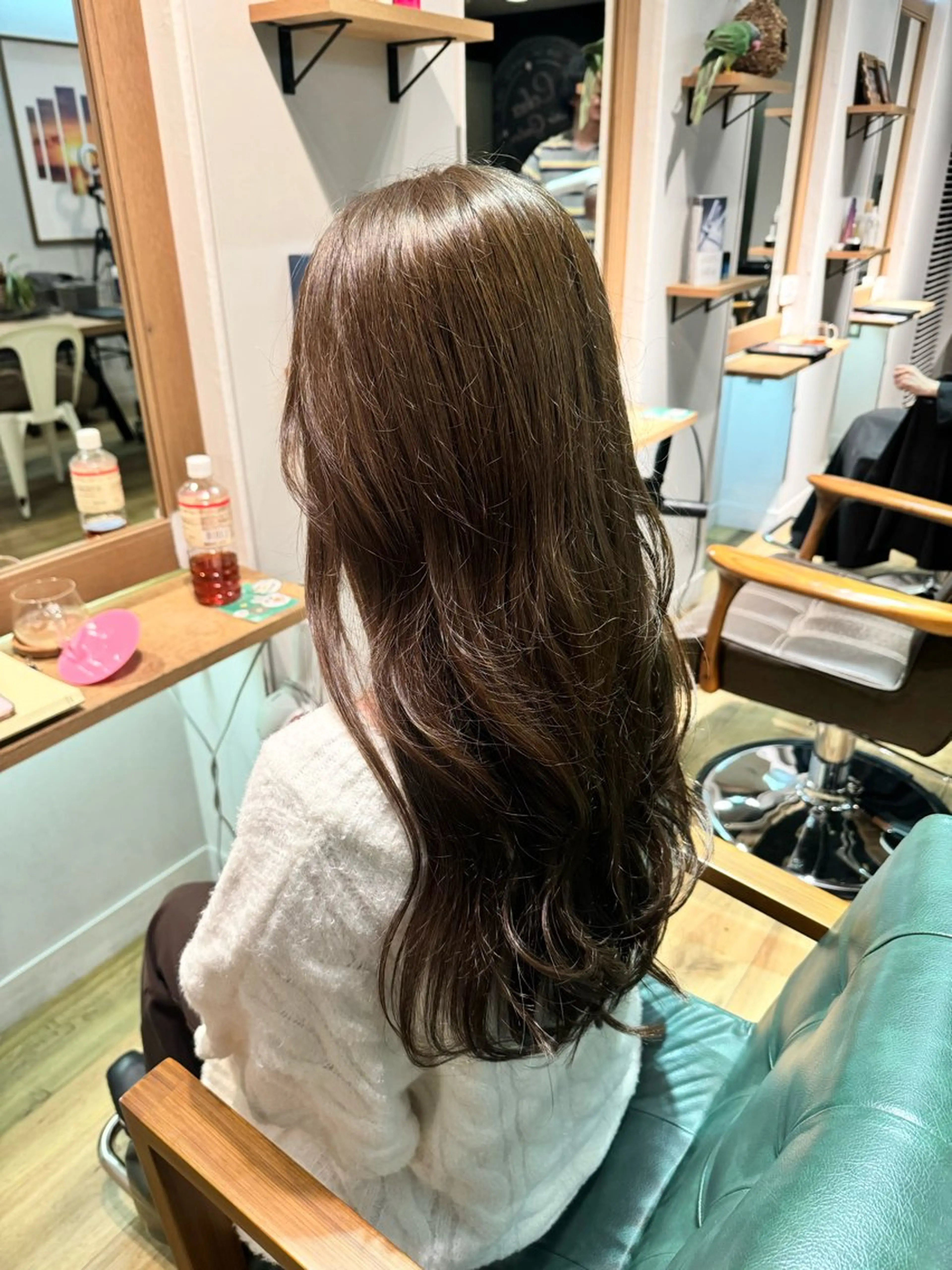 ロング カラー グレージュ カット ヘアカラー トリートメント ツキダテ ユイのヘアスタイル