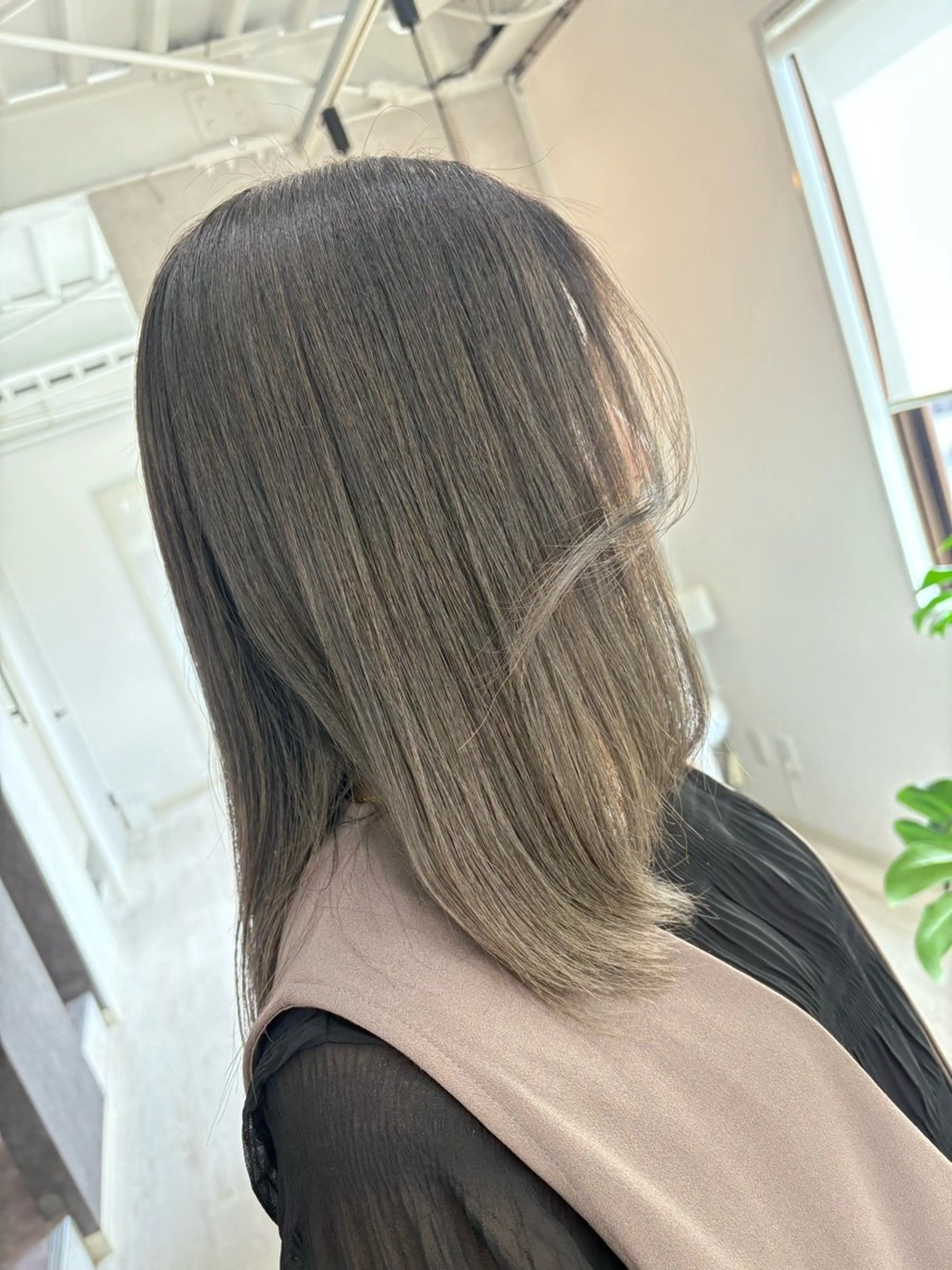 期間特別クーポン！！ブリーチ込みオンカラーとトリートメントが13000円！！♡の写真