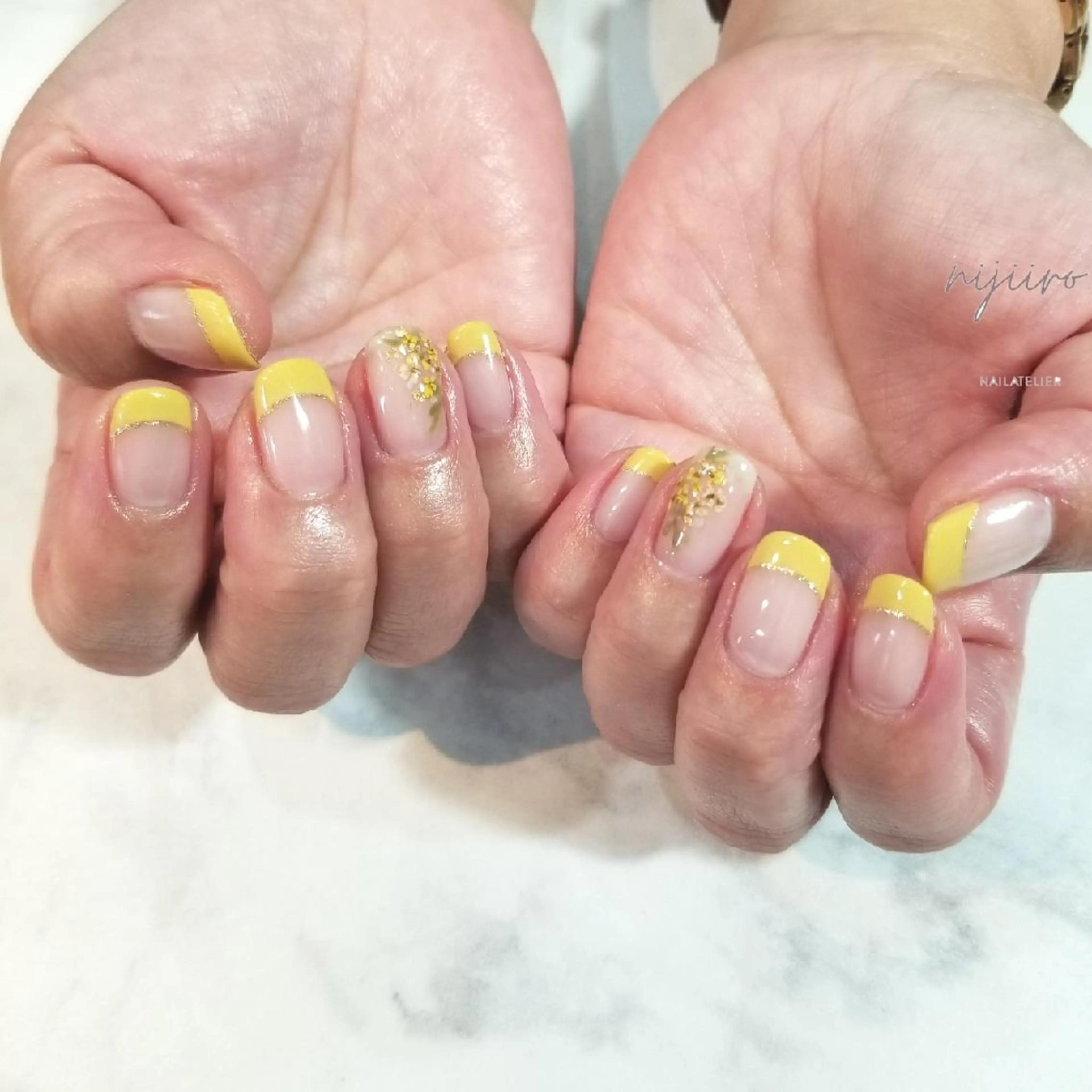 ネイル フレンチネイル ハンドネイル nijiiro🌈 サトウのネイルデザイン